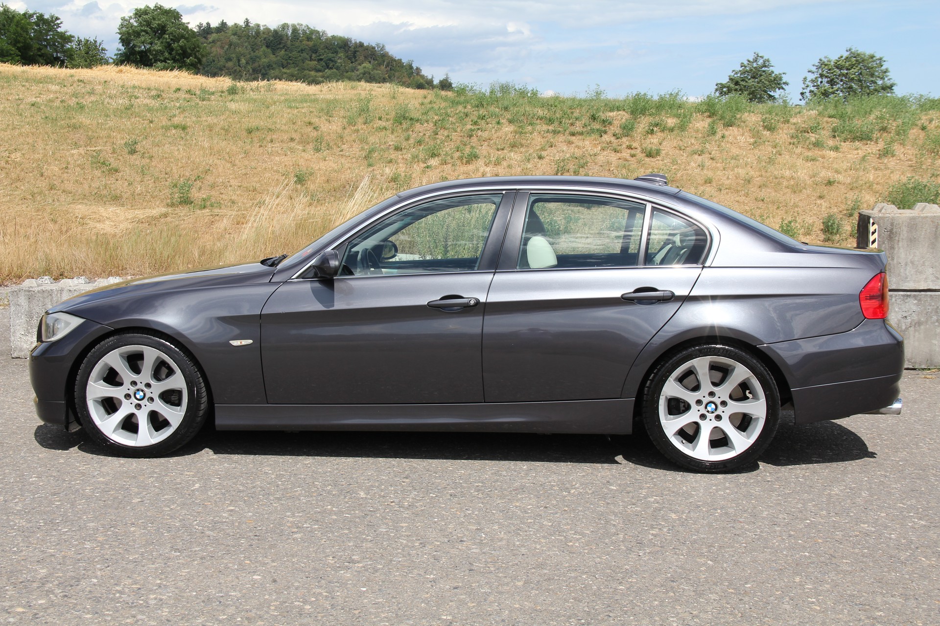 BMW 330i