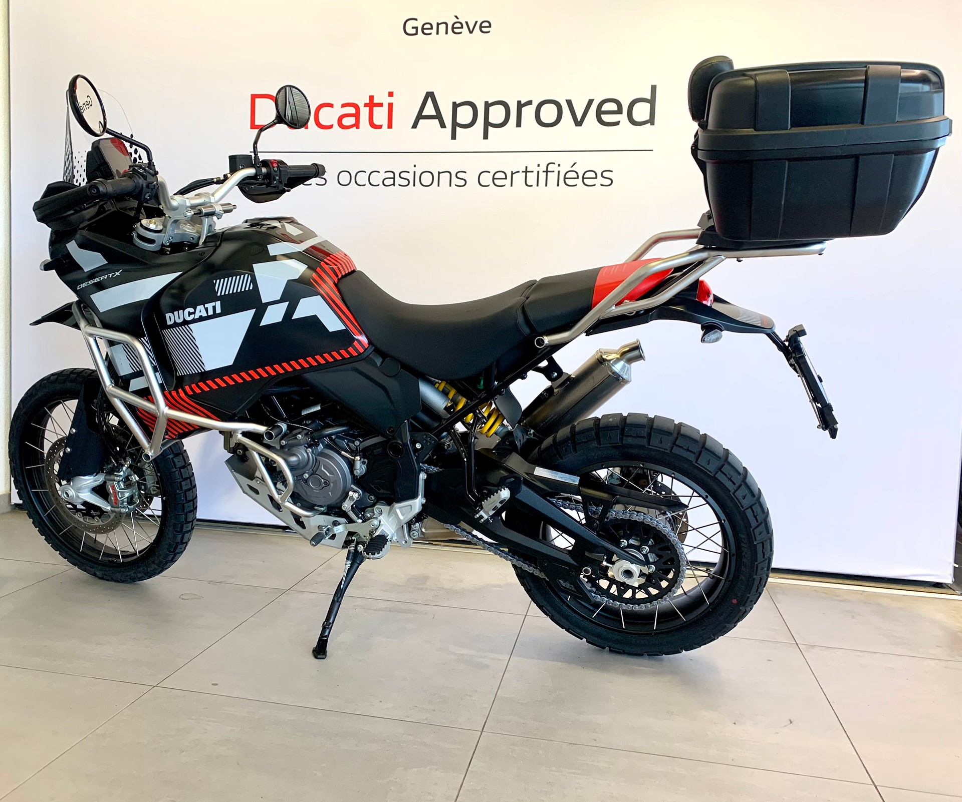 DUCATI Desert X-image-1