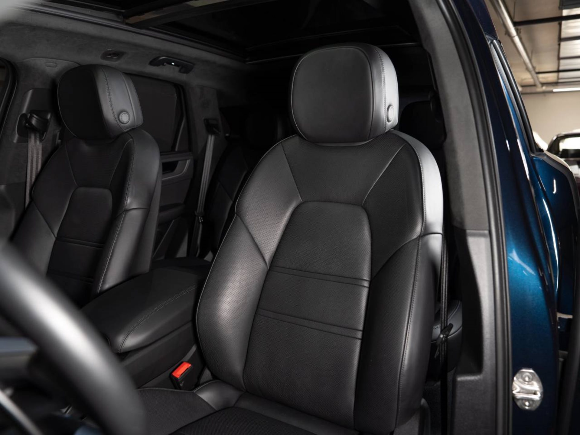 PORSCHE Cayenne Turbo E-Hybrid (MY24)-image-4