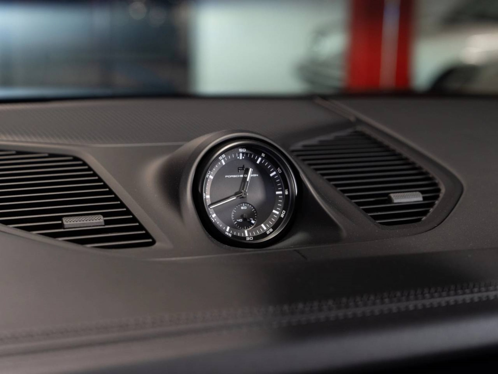 PORSCHE Cayenne Turbo E-Hybrid (MY24)-image-9