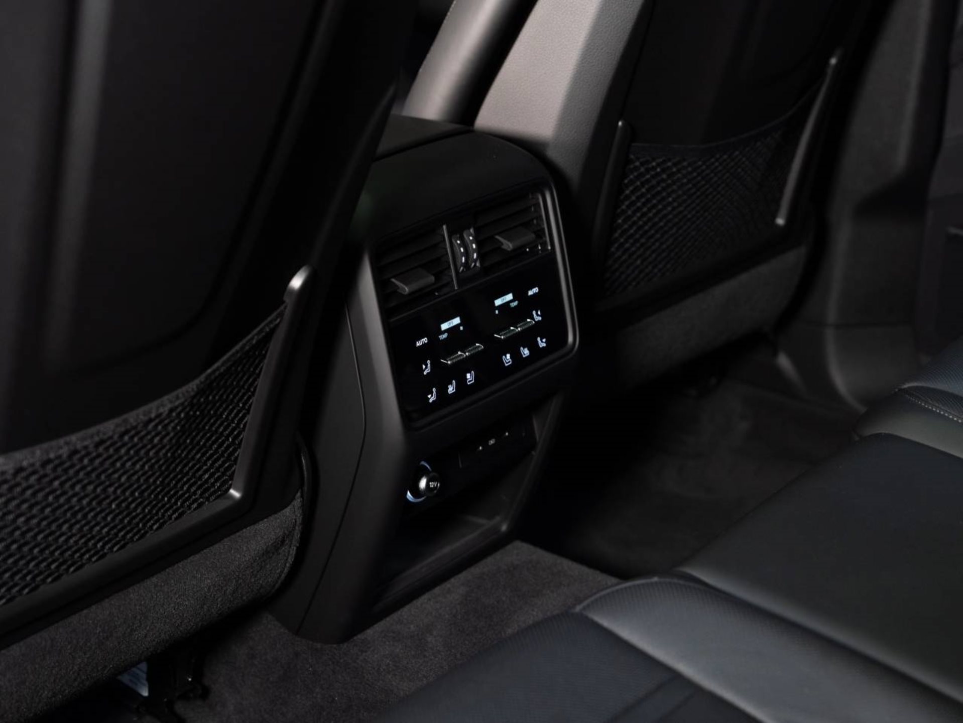 PORSCHE Cayenne Turbo E-Hybrid (MY24)-image-18