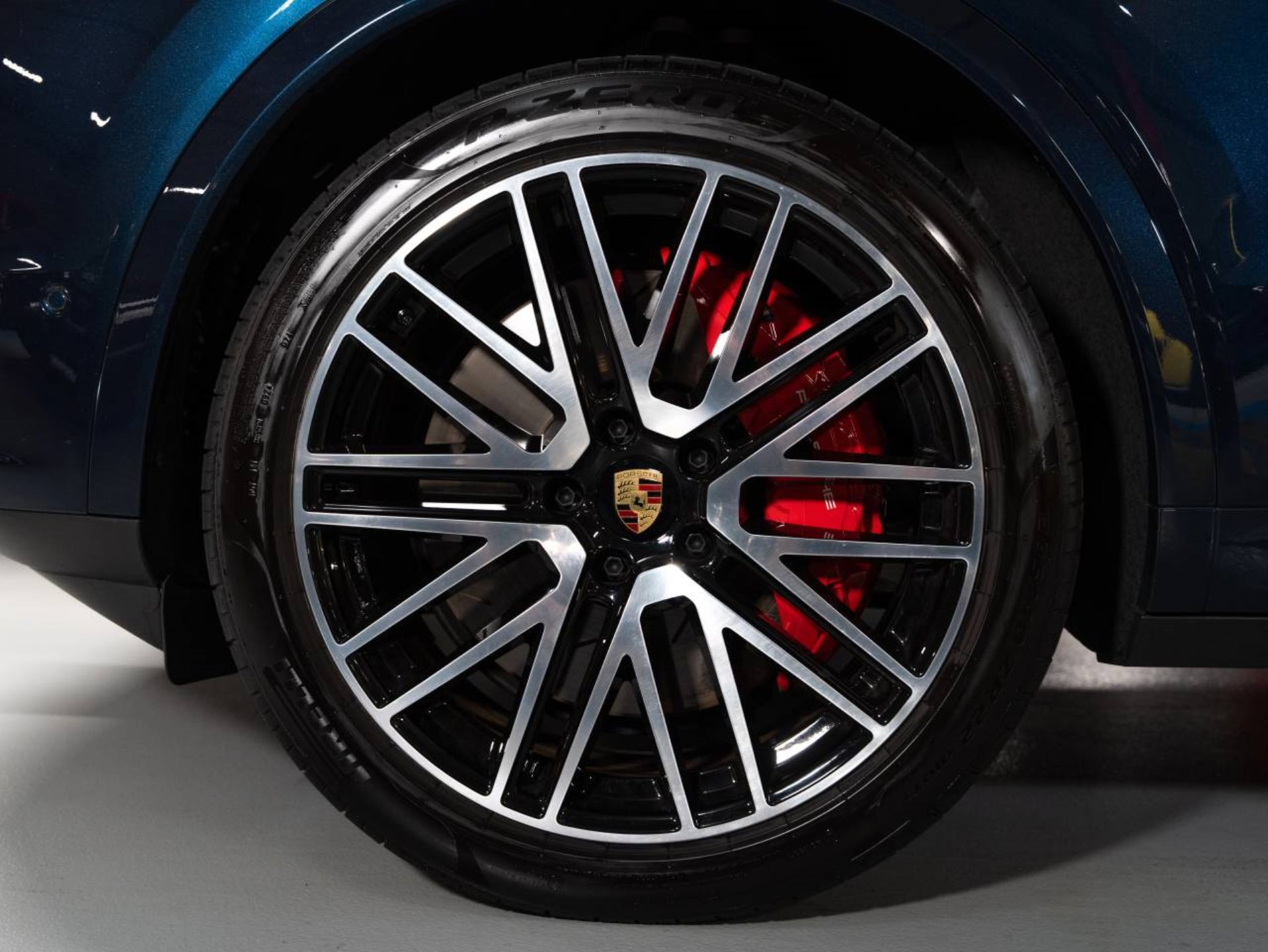 PORSCHE Cayenne Turbo E-Hybrid (MY24)-image-22