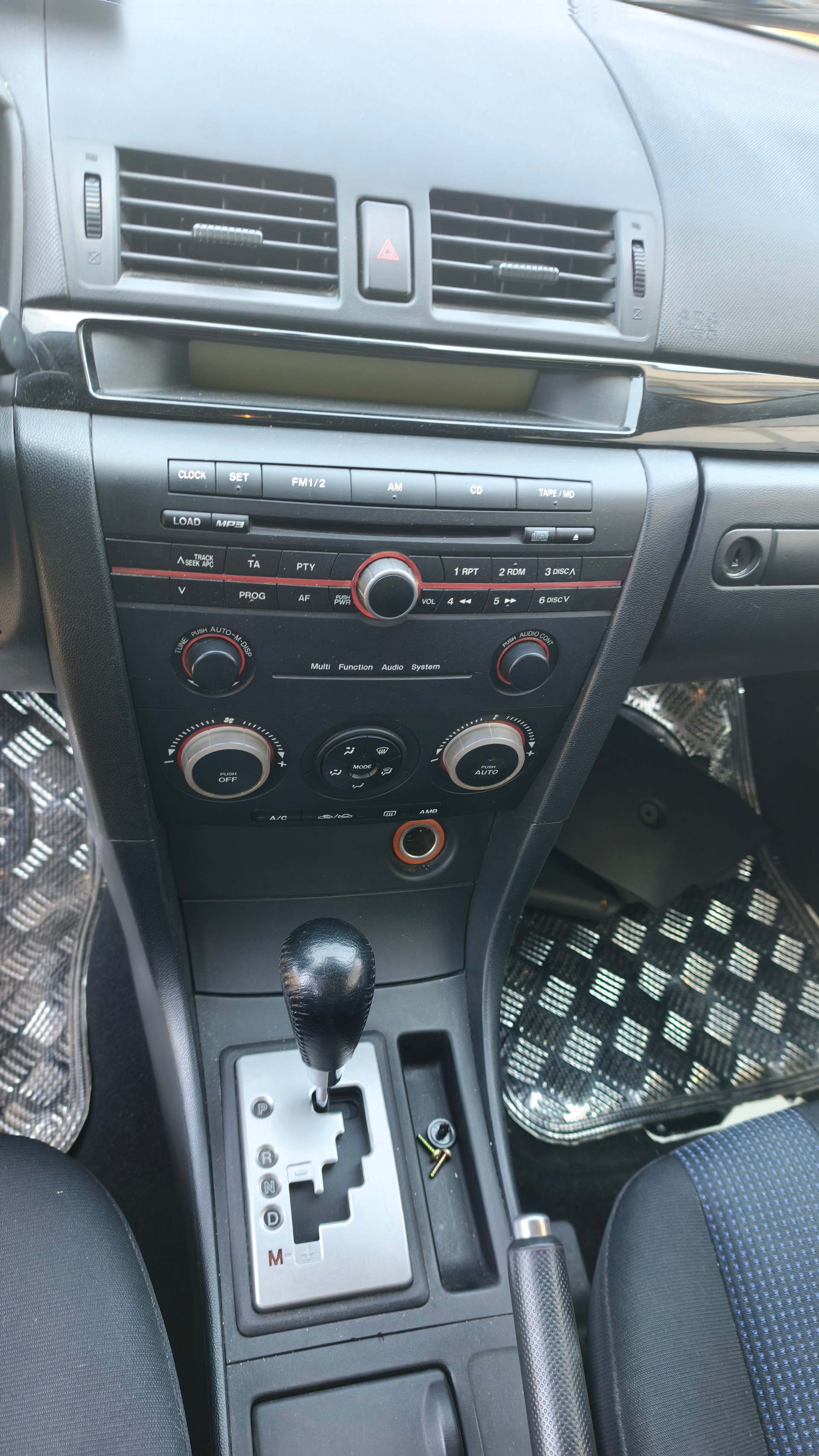 MAZDA 3 1.6 16V Confort-image-10