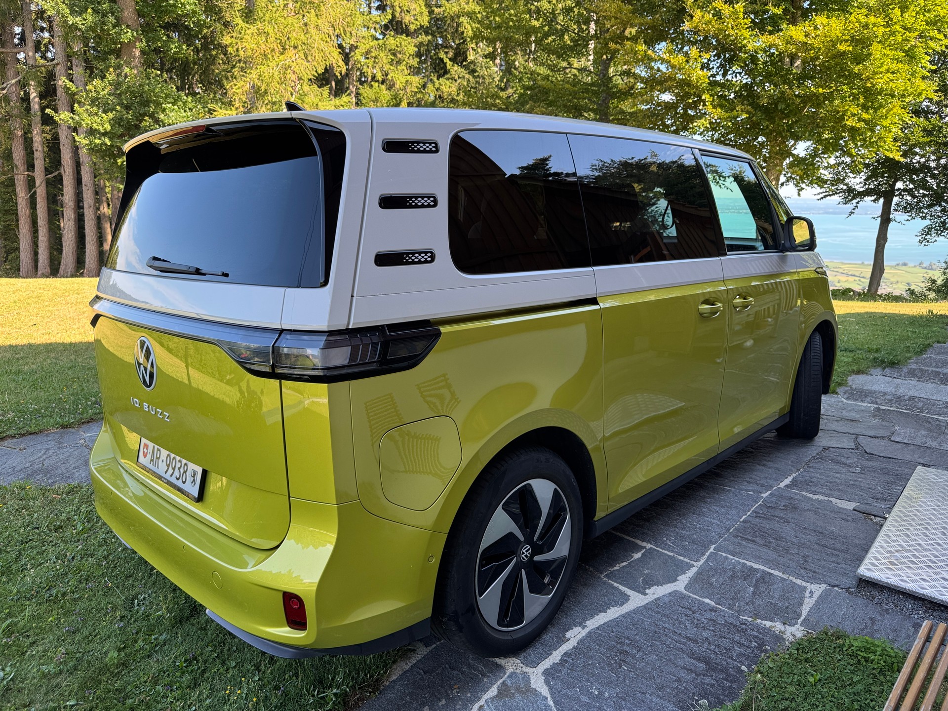 VW 77kWh Pro-image-5