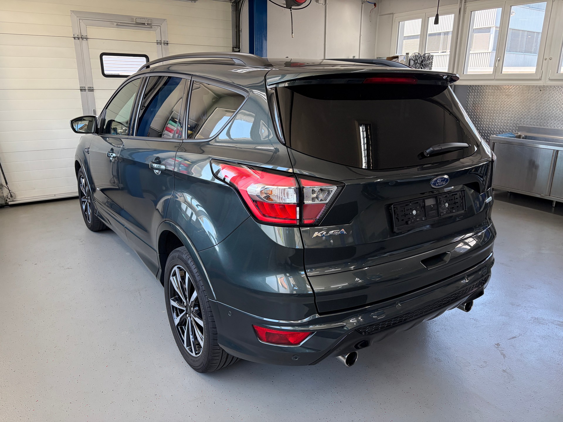 FORD Kuga 2.0 SCTi ST Line High 4WD Automatic-image-3