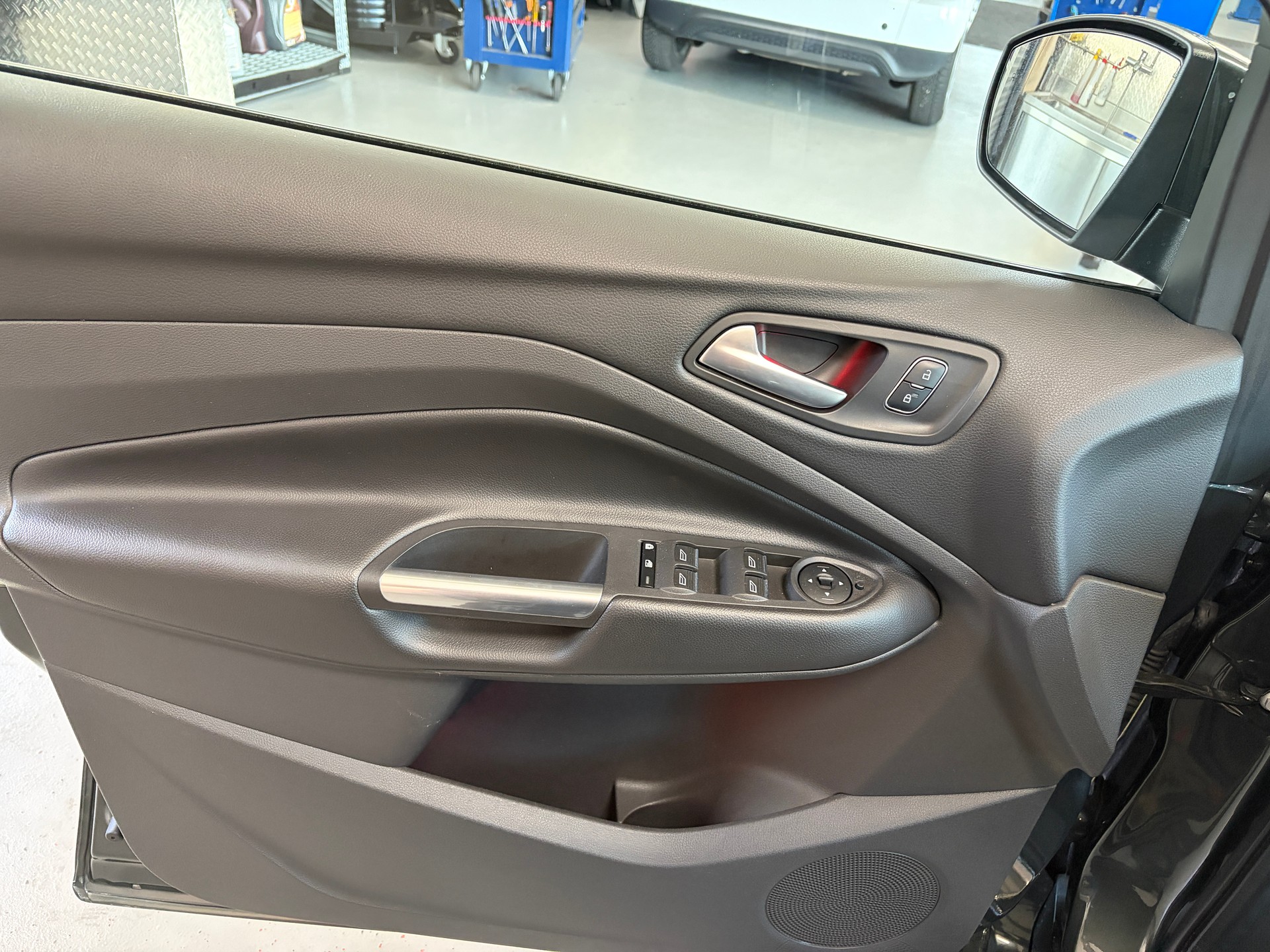 FORD Kuga 2.0 SCTi ST Line High 4WD Automatic-image-6