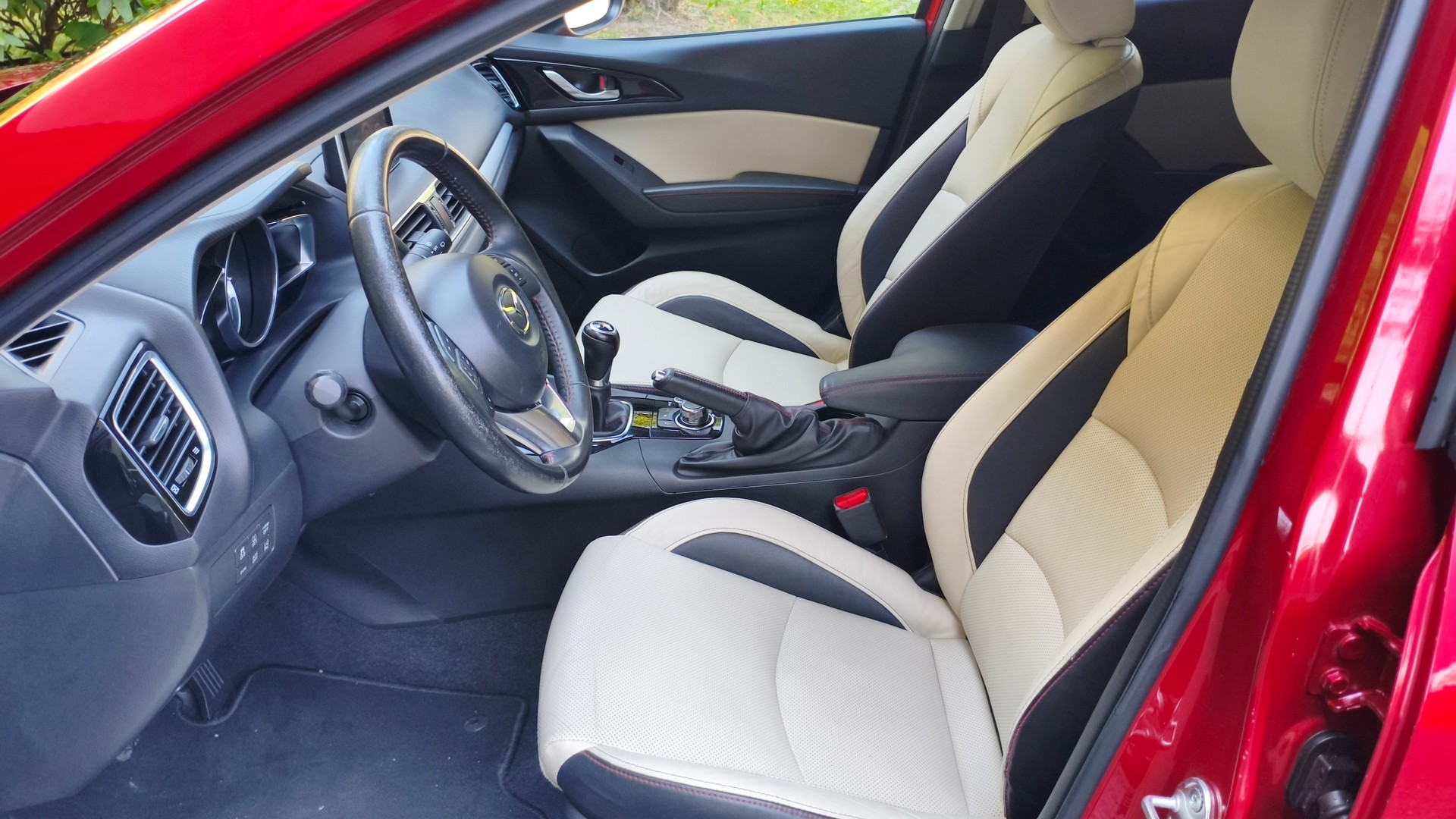 MAZDA 3 2.0 16V Revolution-image-7