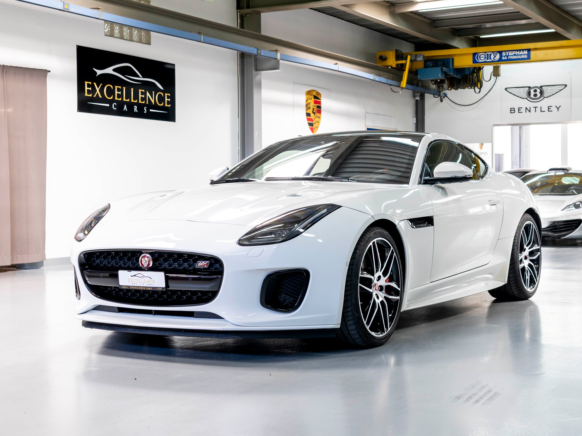 JAGUAR F-Type Coupé 3.0 V6 S/C AWD Chequered Flag Aut.
