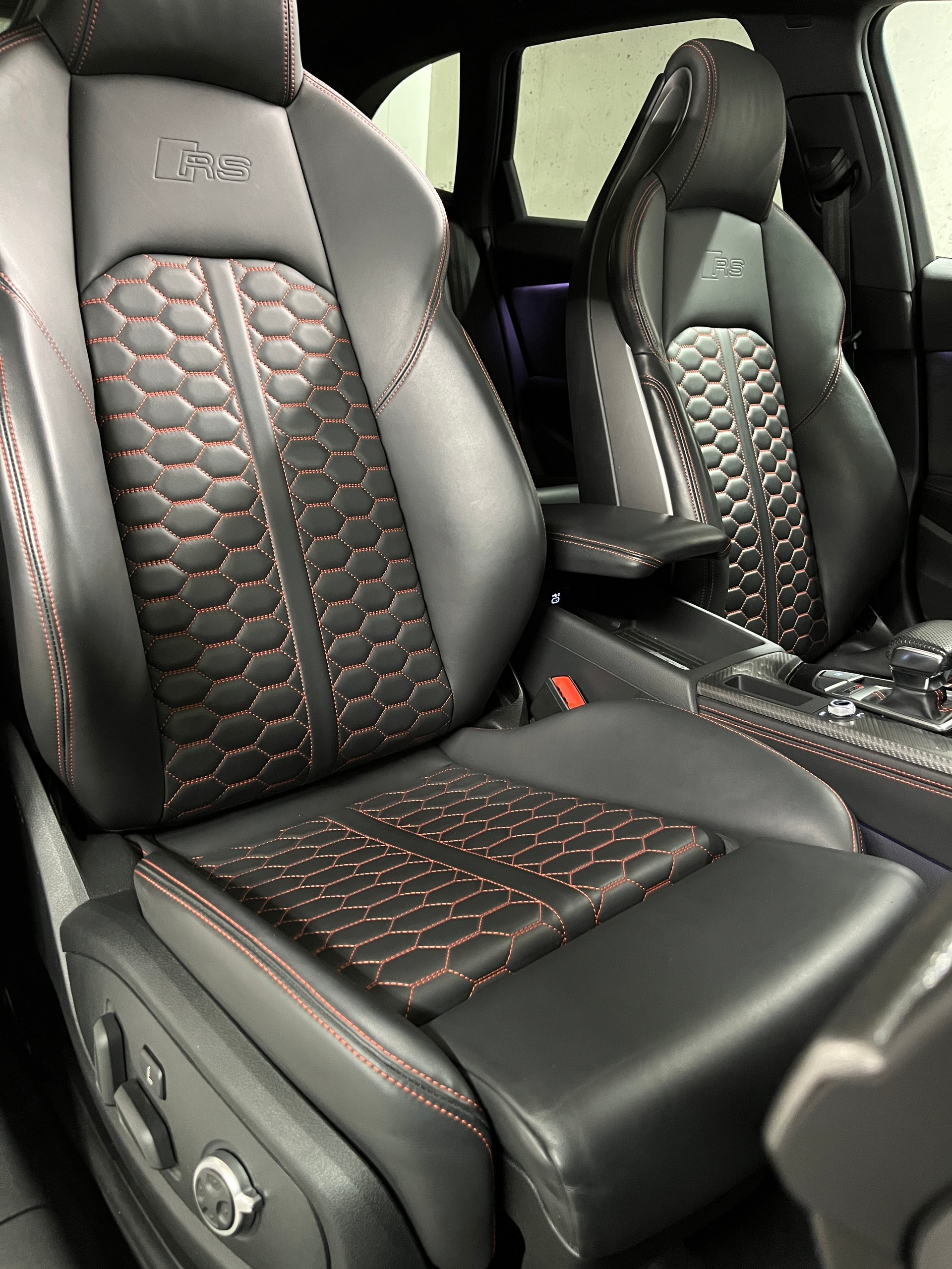 AUDI RS4 Avant quattro tiptronic-image-23