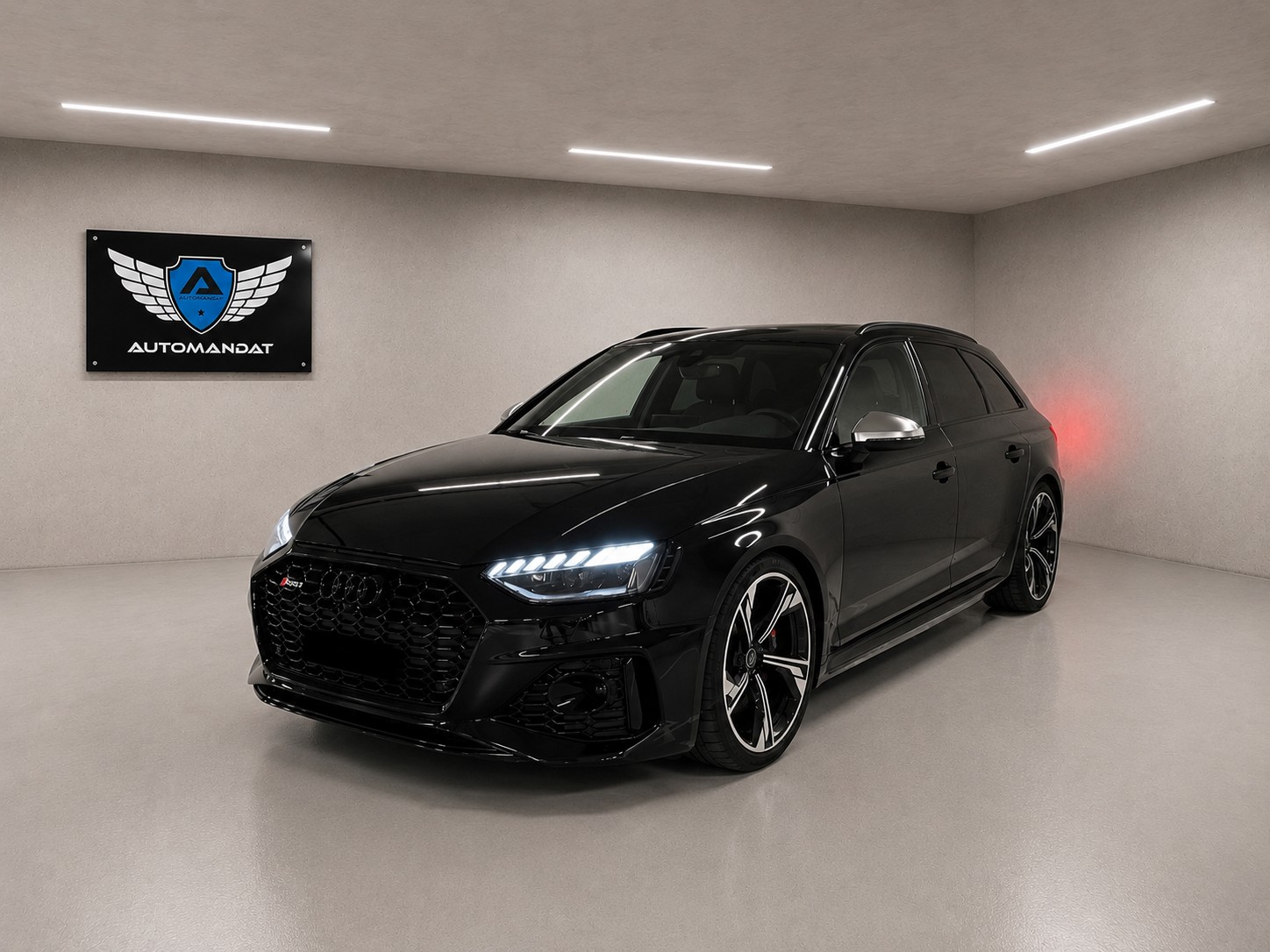 AUDI RS4 Avant quattro tiptronic