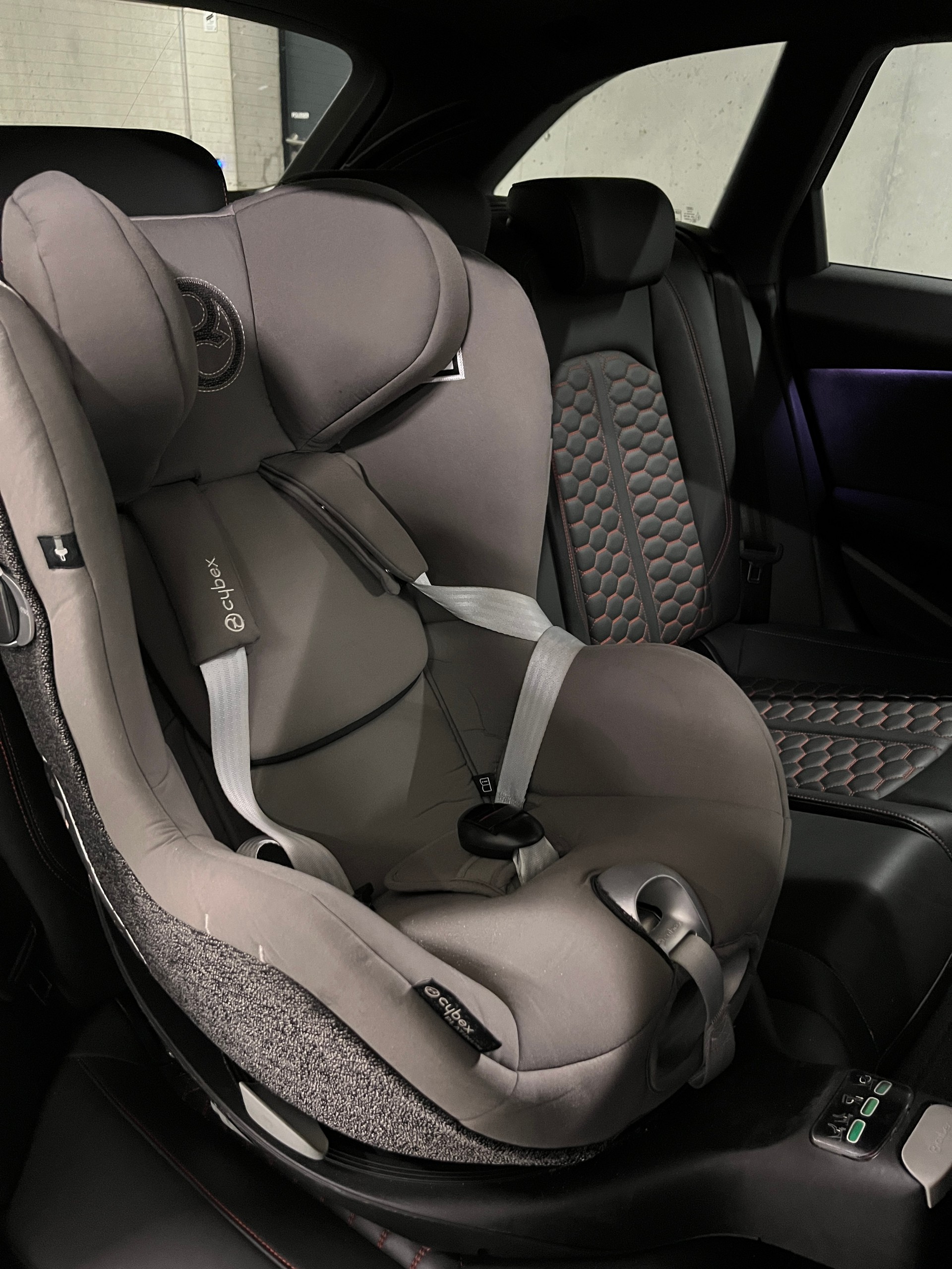 AUDI RS4 Avant quattro tiptronic-image-20