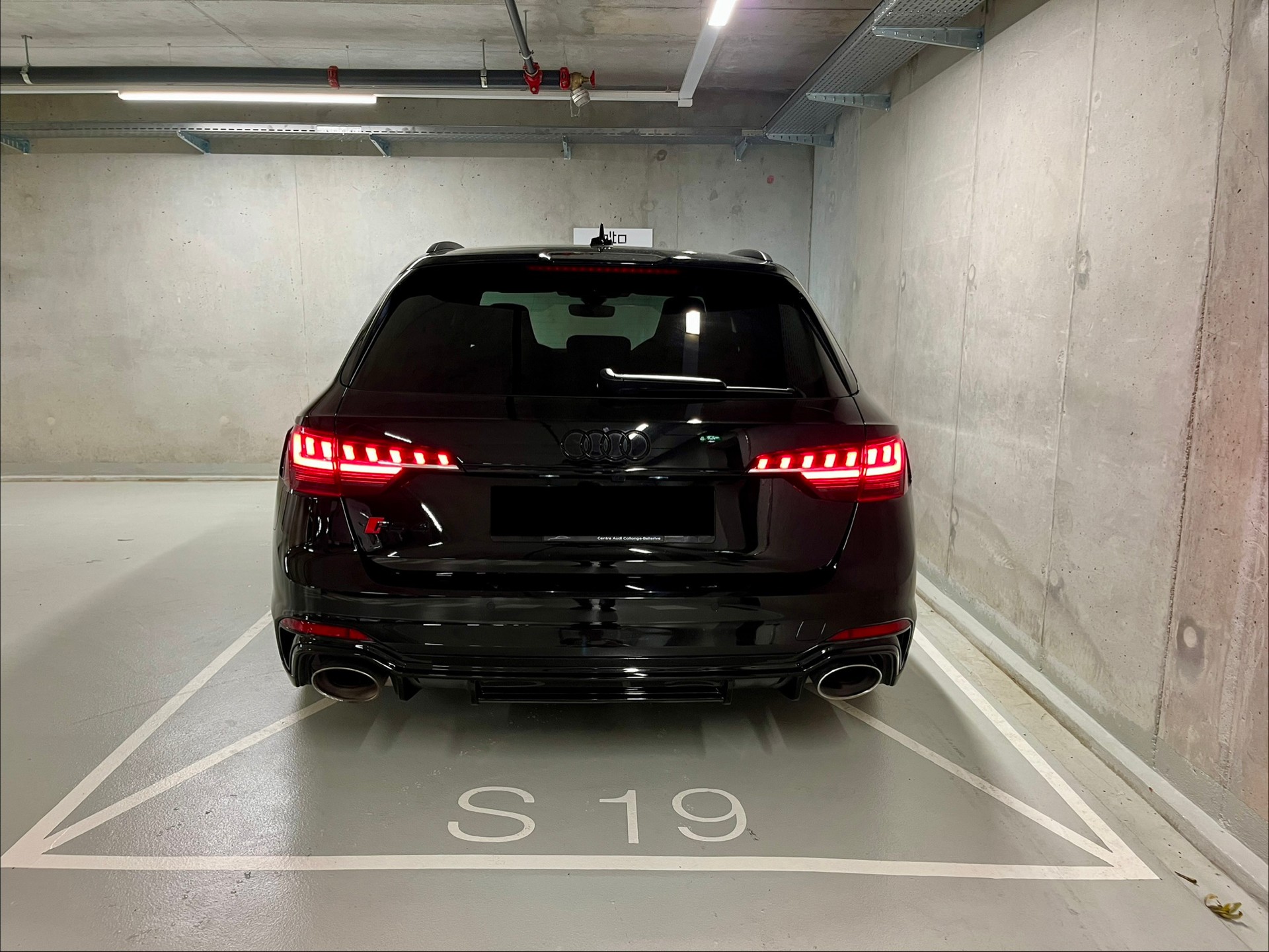 AUDI RS4 Avant quattro tiptronic-showroom-element-3