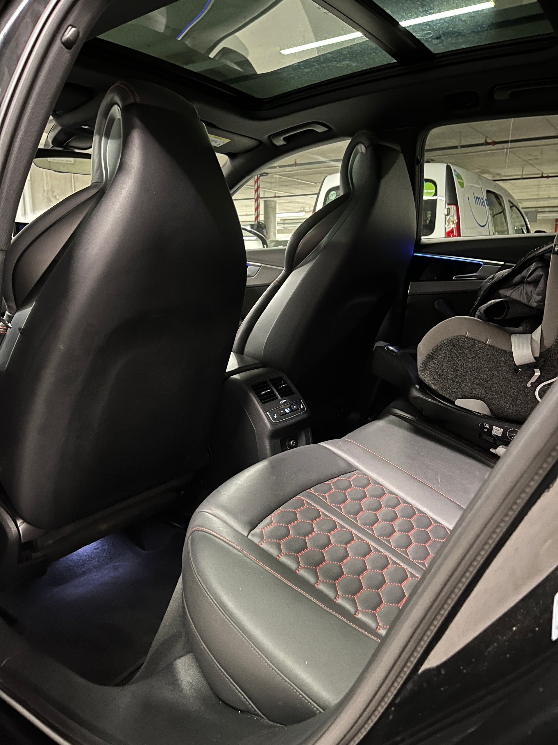 AUDI RS4 Avant quattro tiptronic-image-14