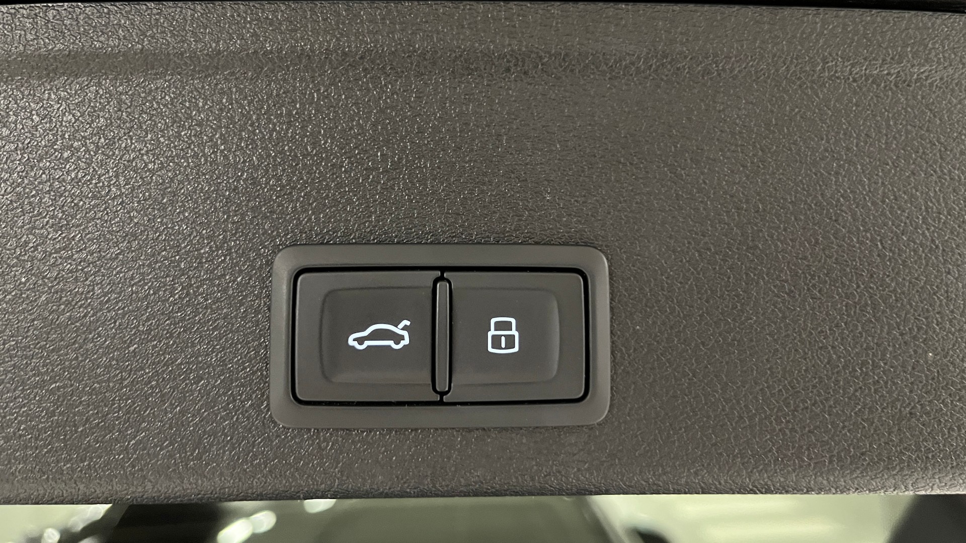 AUDI RS4 Avant quattro tiptronic-image-18