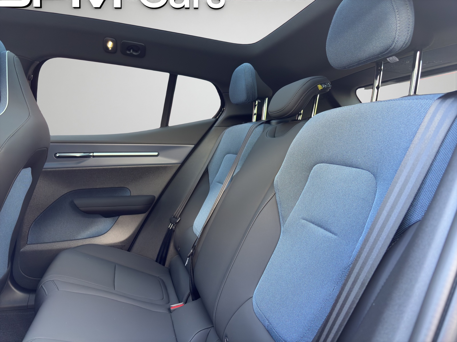VOLVO EX30 Cross Country E60 69kWh Twin Performance AWD-image-12