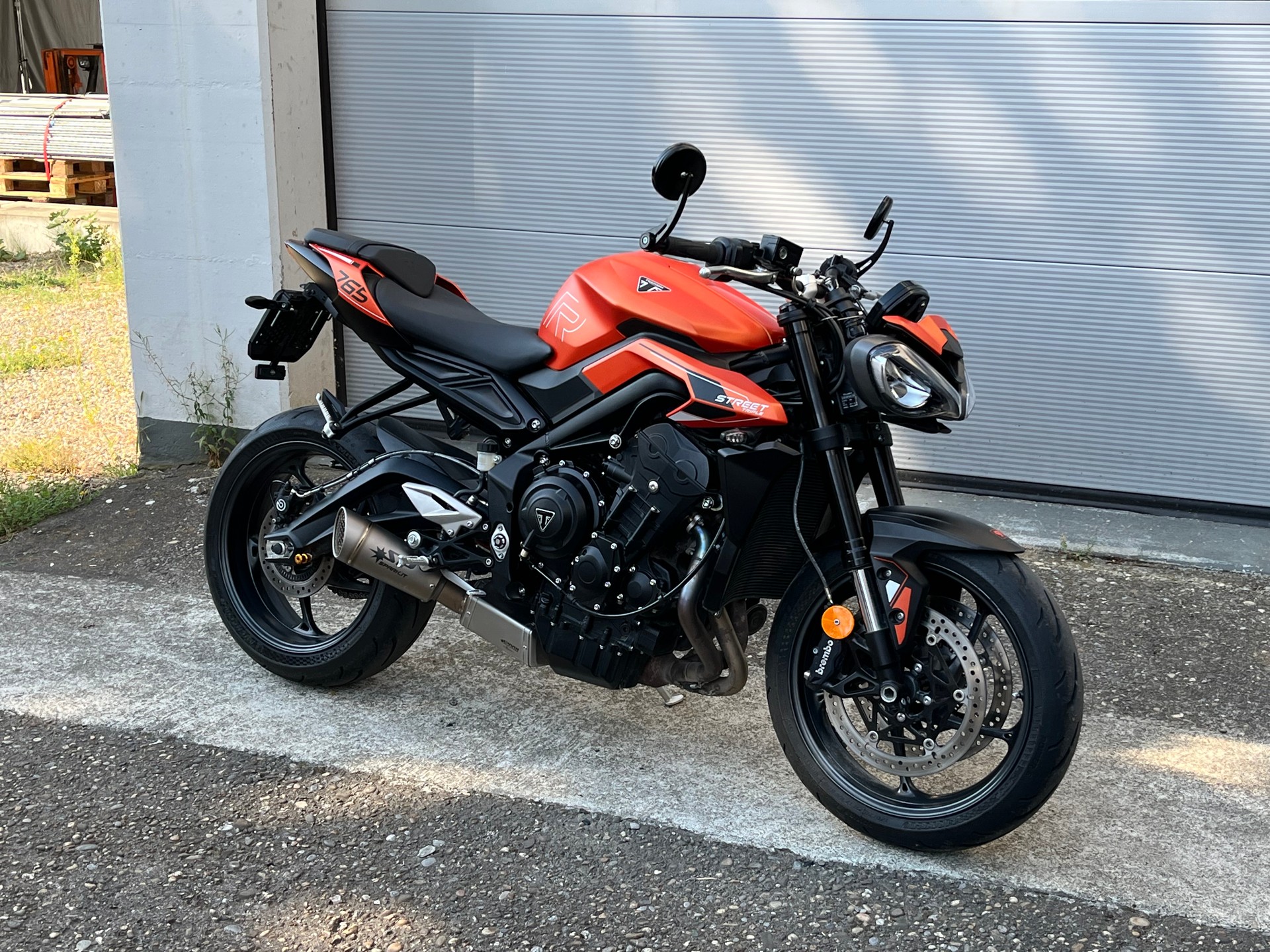 TRIUMPH Street Triple R 765 35KW-showroom-element-1