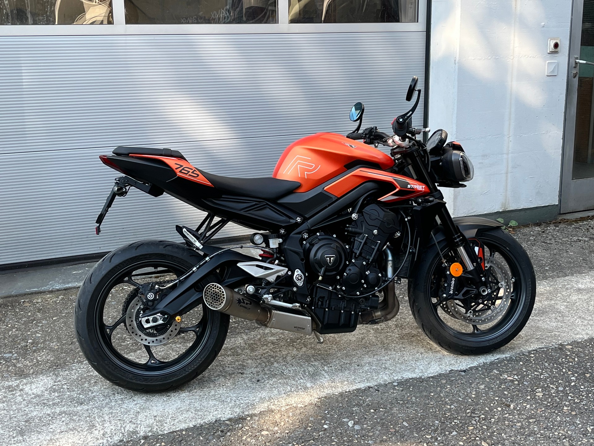 TRIUMPH Street Triple R 765 35KW-showroom-element-2
