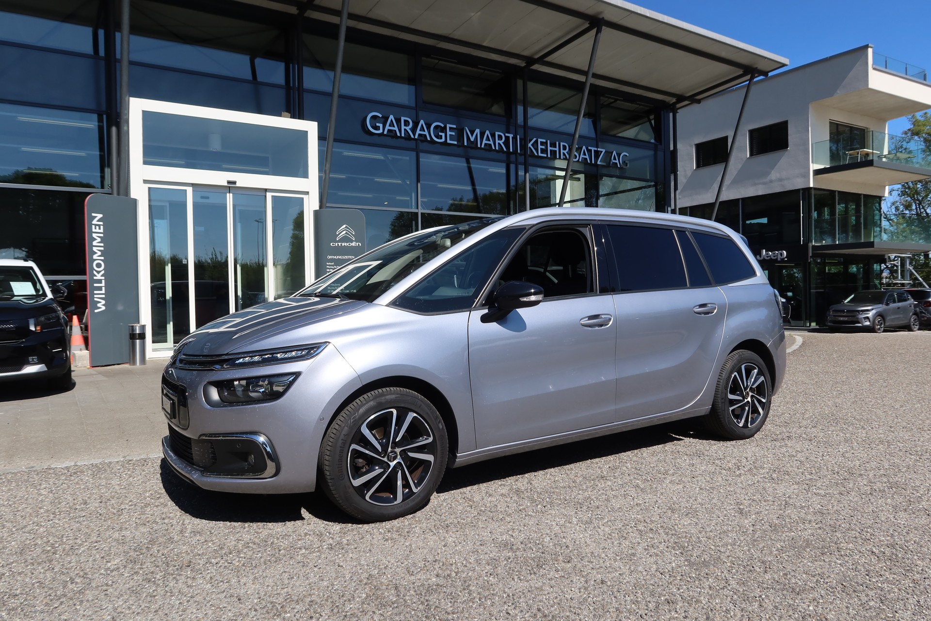 CITROEN GrC4 Spacetourer1.5ShEAT8-image-1