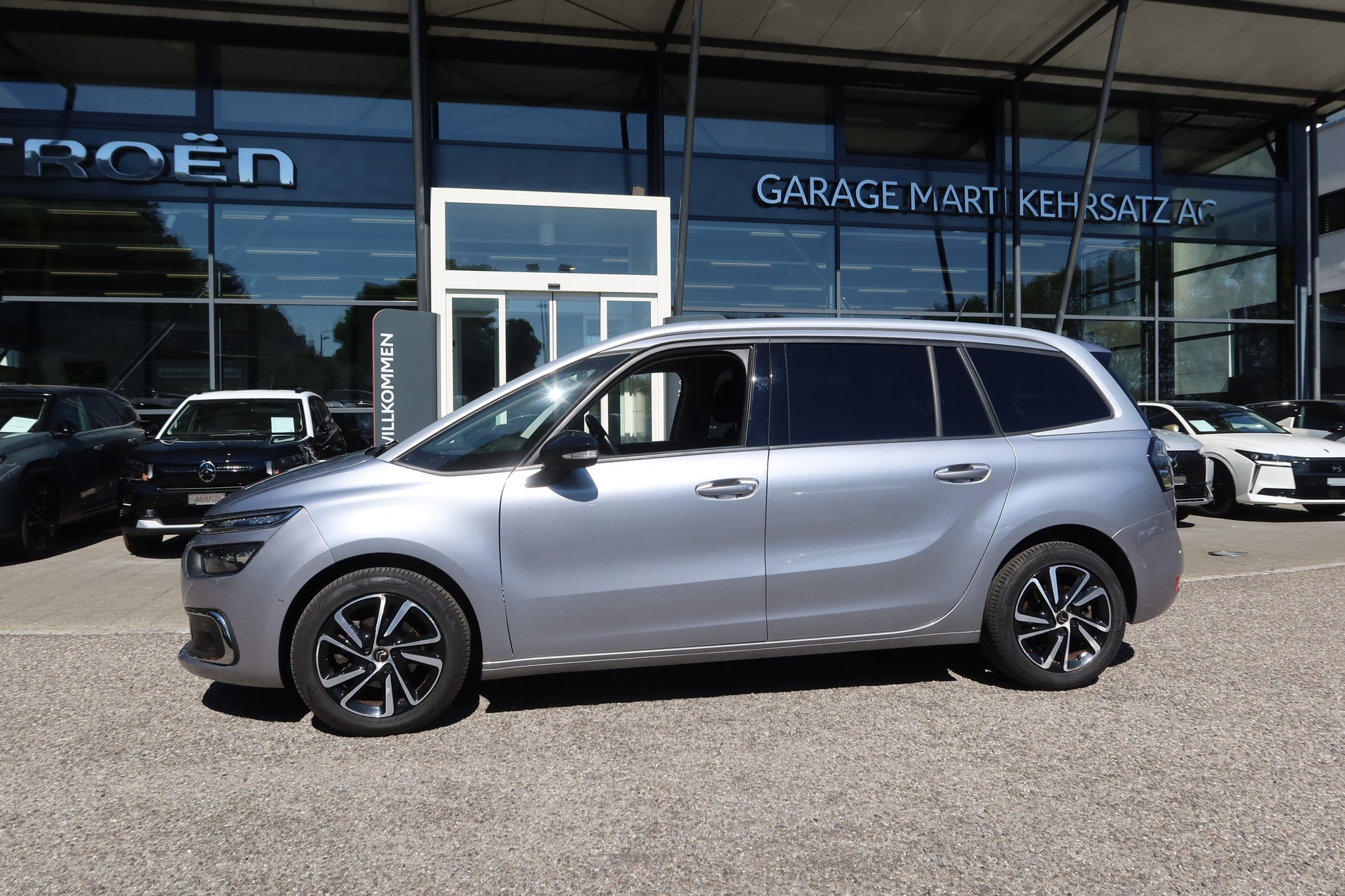 CITROEN GrC4 Spacetourer1.5ShEAT8-image-2