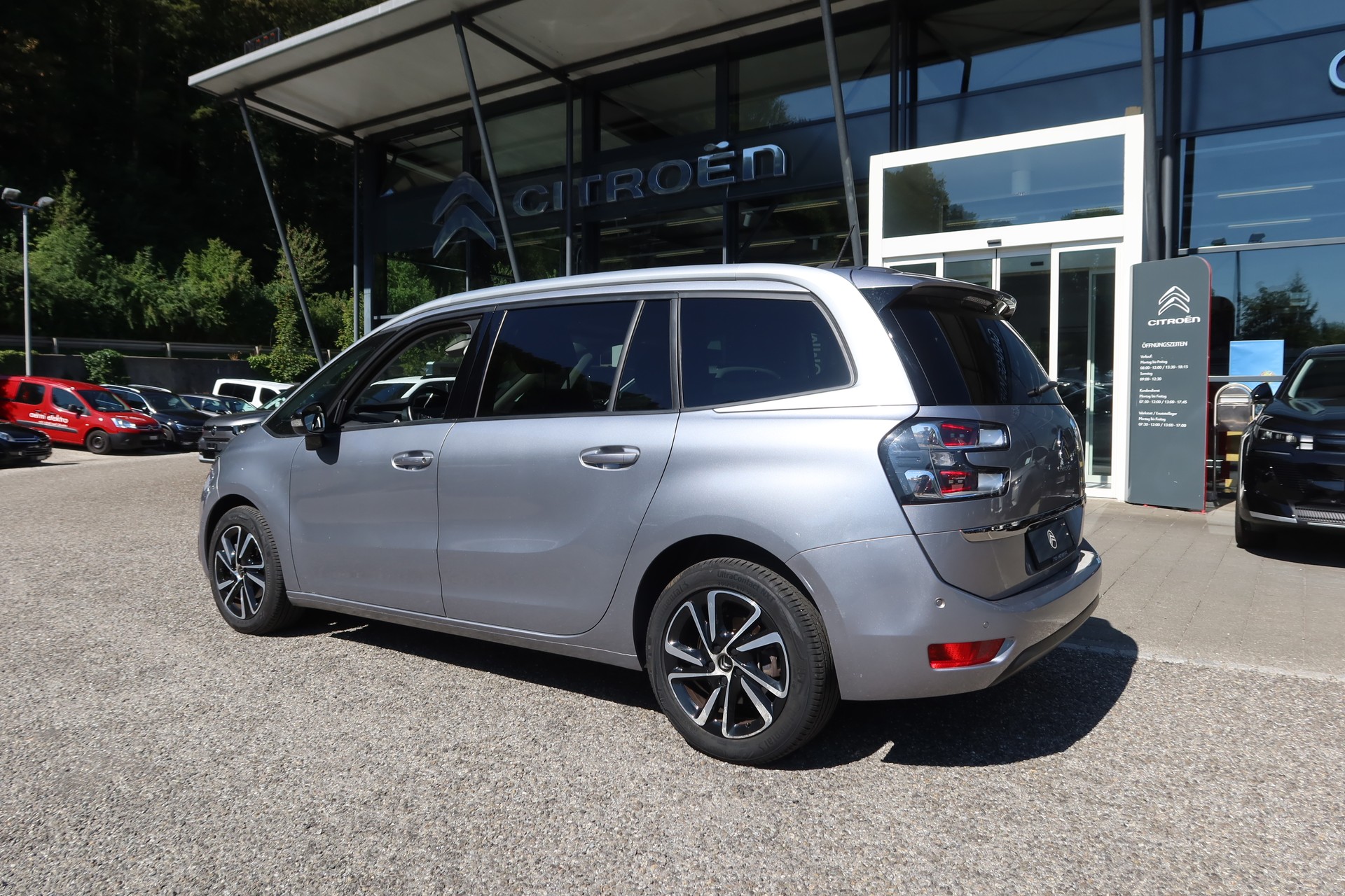 CITROEN GrC4 Spacetourer1.5ShEAT8-image-3