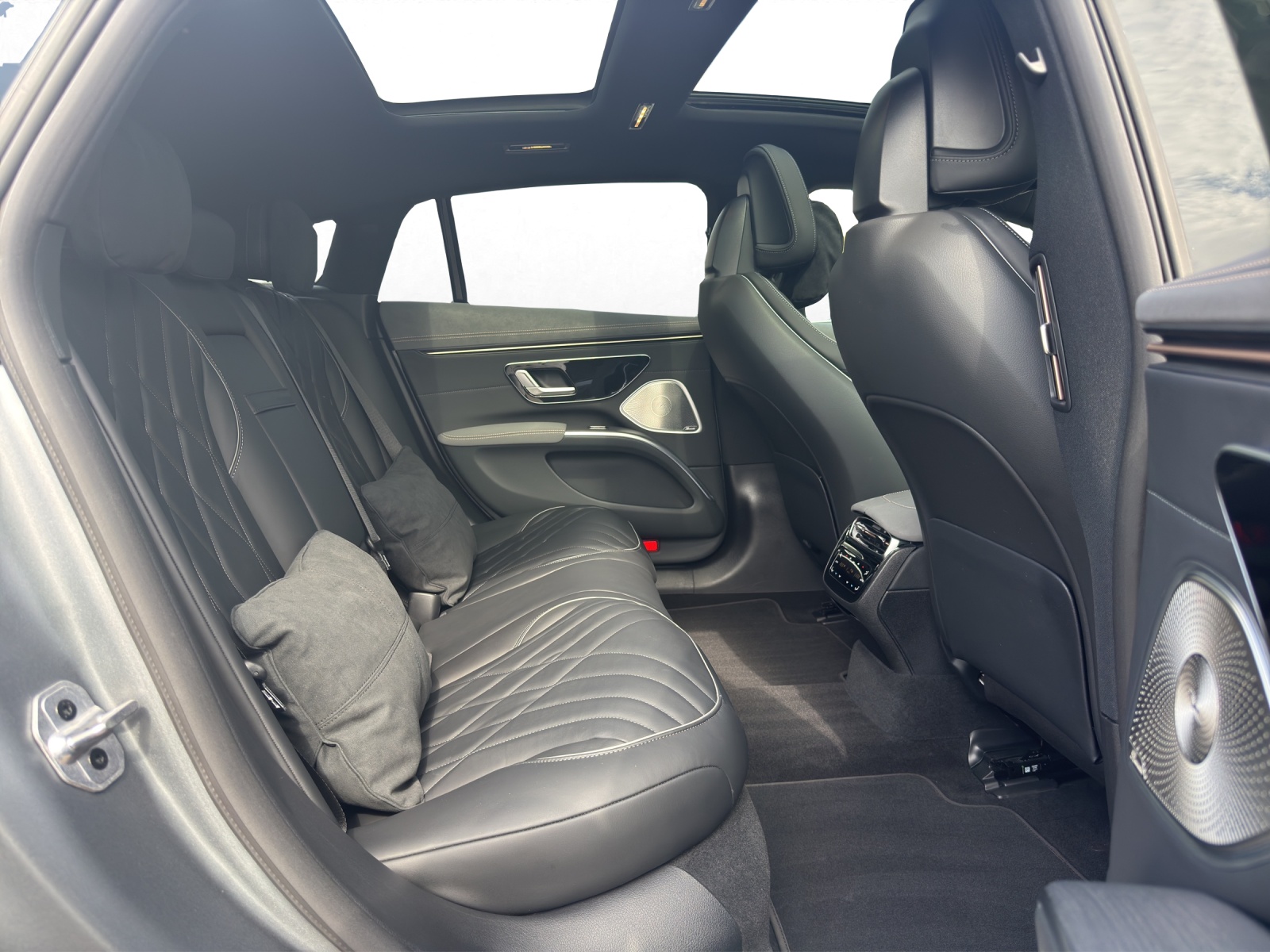 MERCEDES-BENZ EQS 580 AMG Line 4Matic-image-13