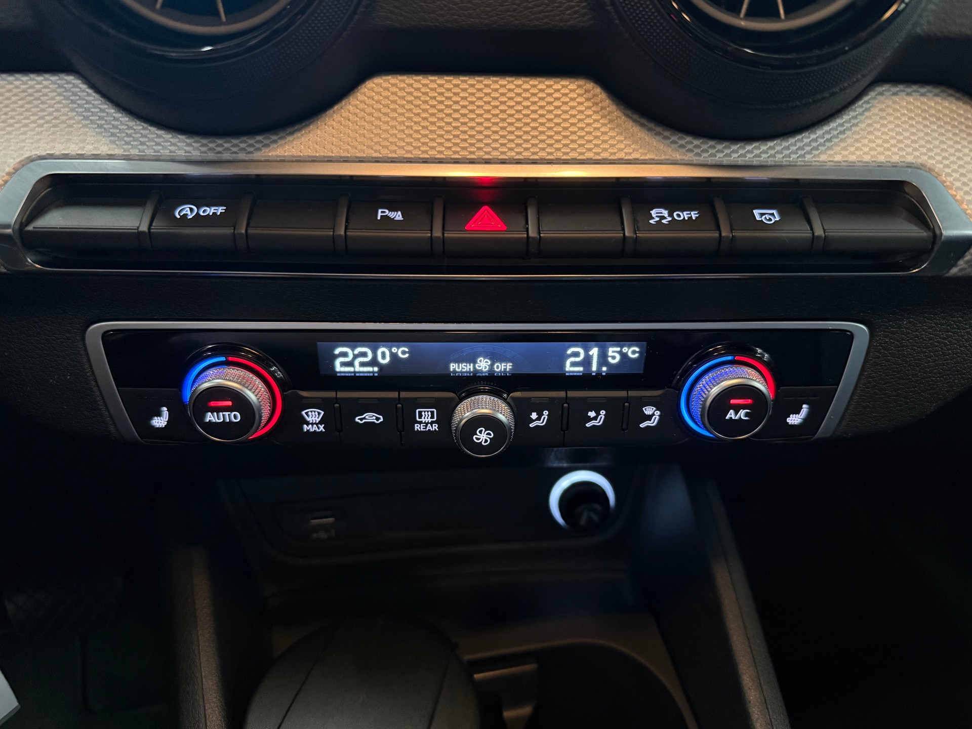 AUDI Q2 1.4 TFSI S-tronic-image-13