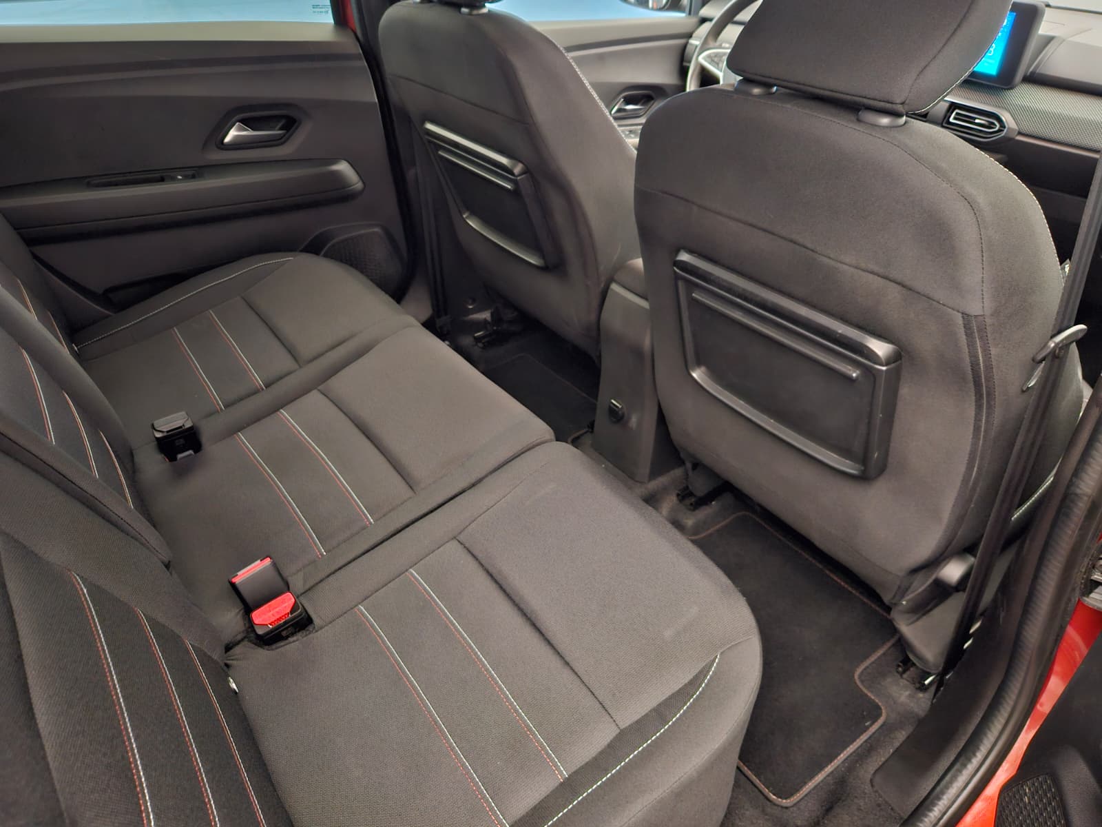 DACIA Jogger TCe 110 Extreme-image-13