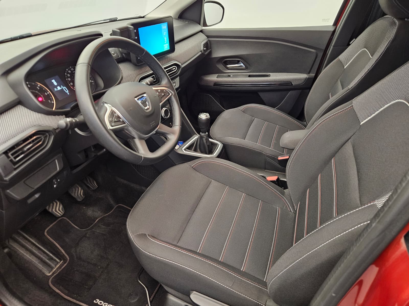 DACIA Jogger TCe 110 Extreme-image-10