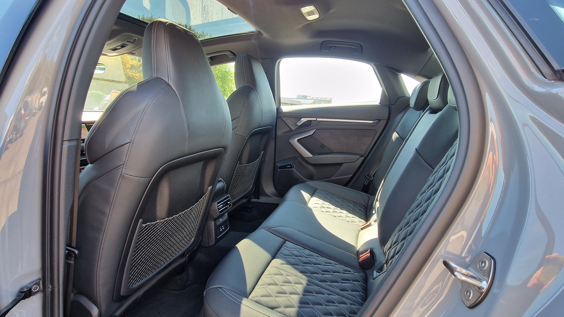 AUDI S3 Limousine TFSI quattro S-tronic-image-12