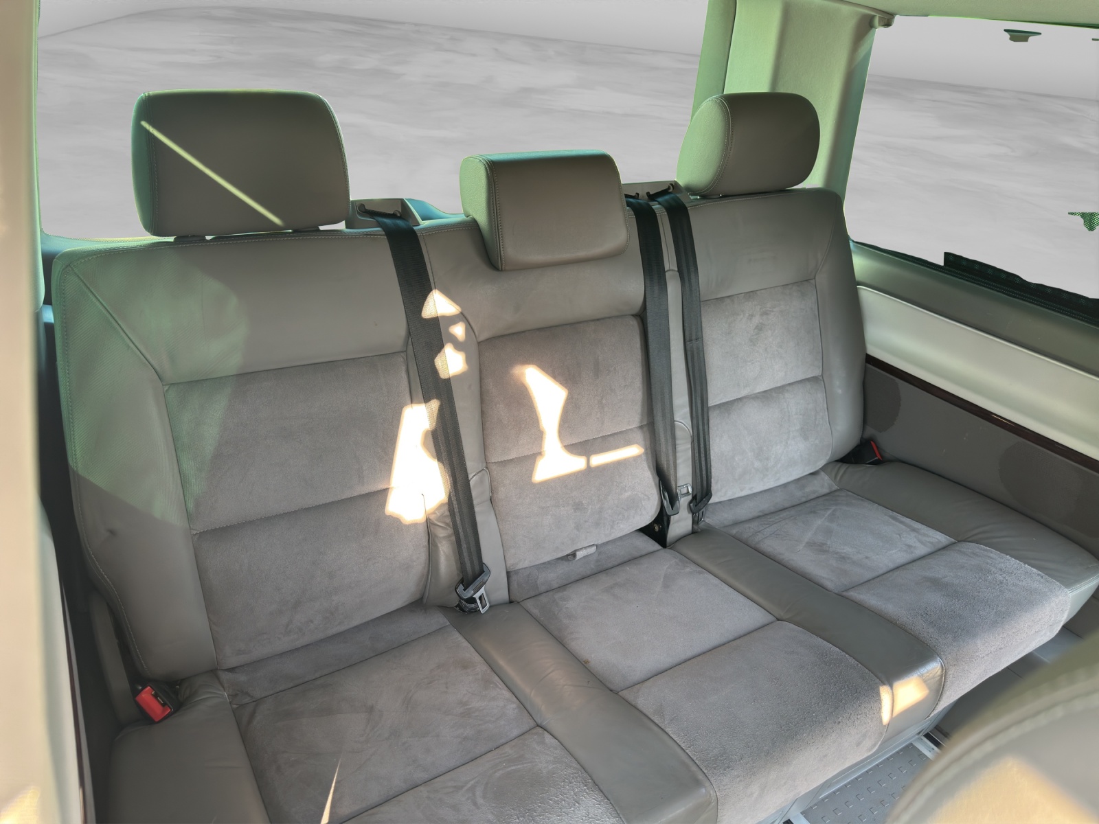VW T5 Multivan 2.5 TDI-image-17