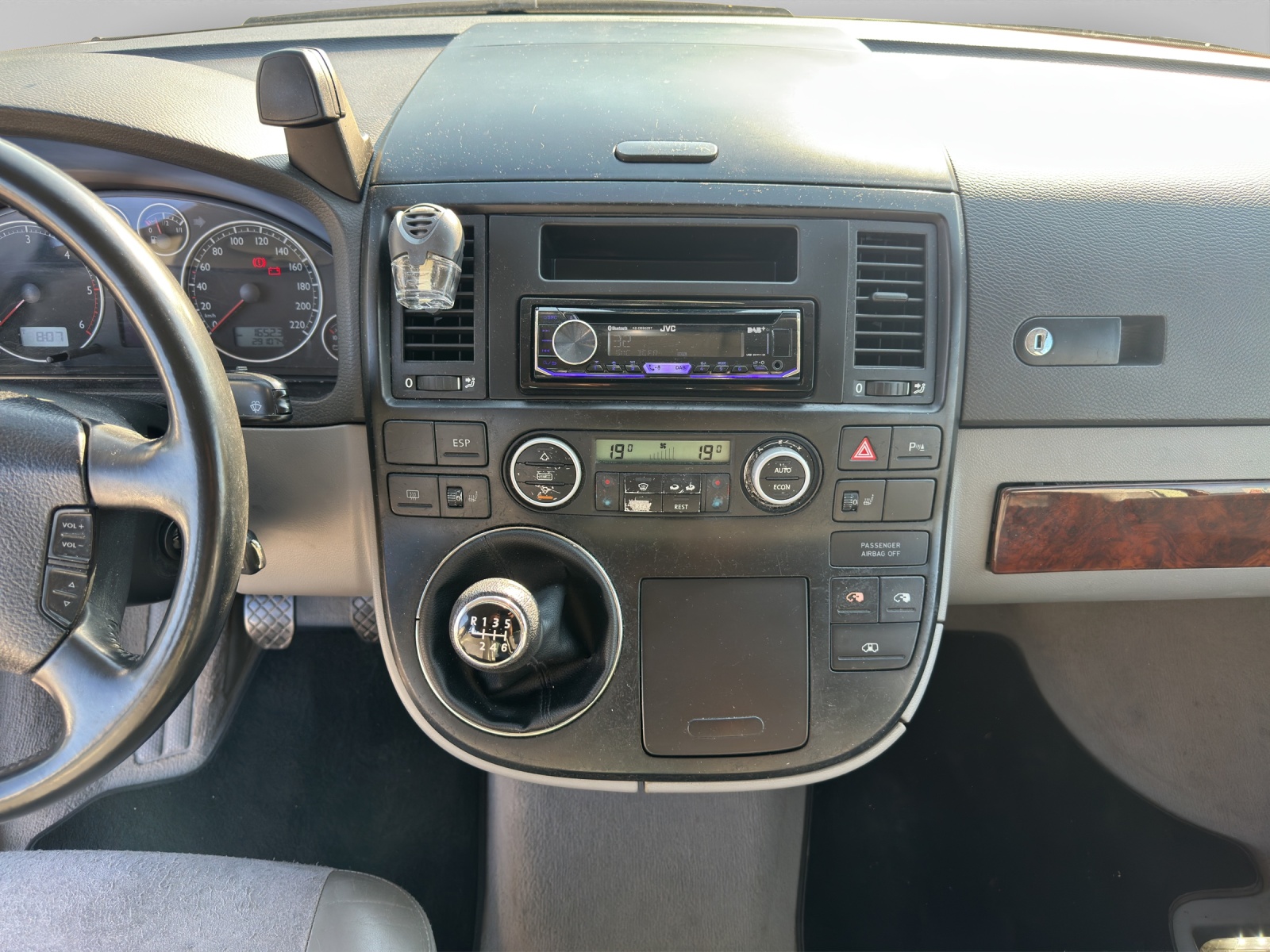 VW T5 Multivan 2.5 TDI-image-14
