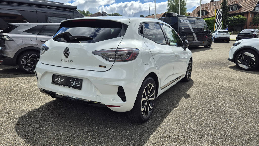 RENAULT Clio 1.6 E-Tech techno-showroom-element-2