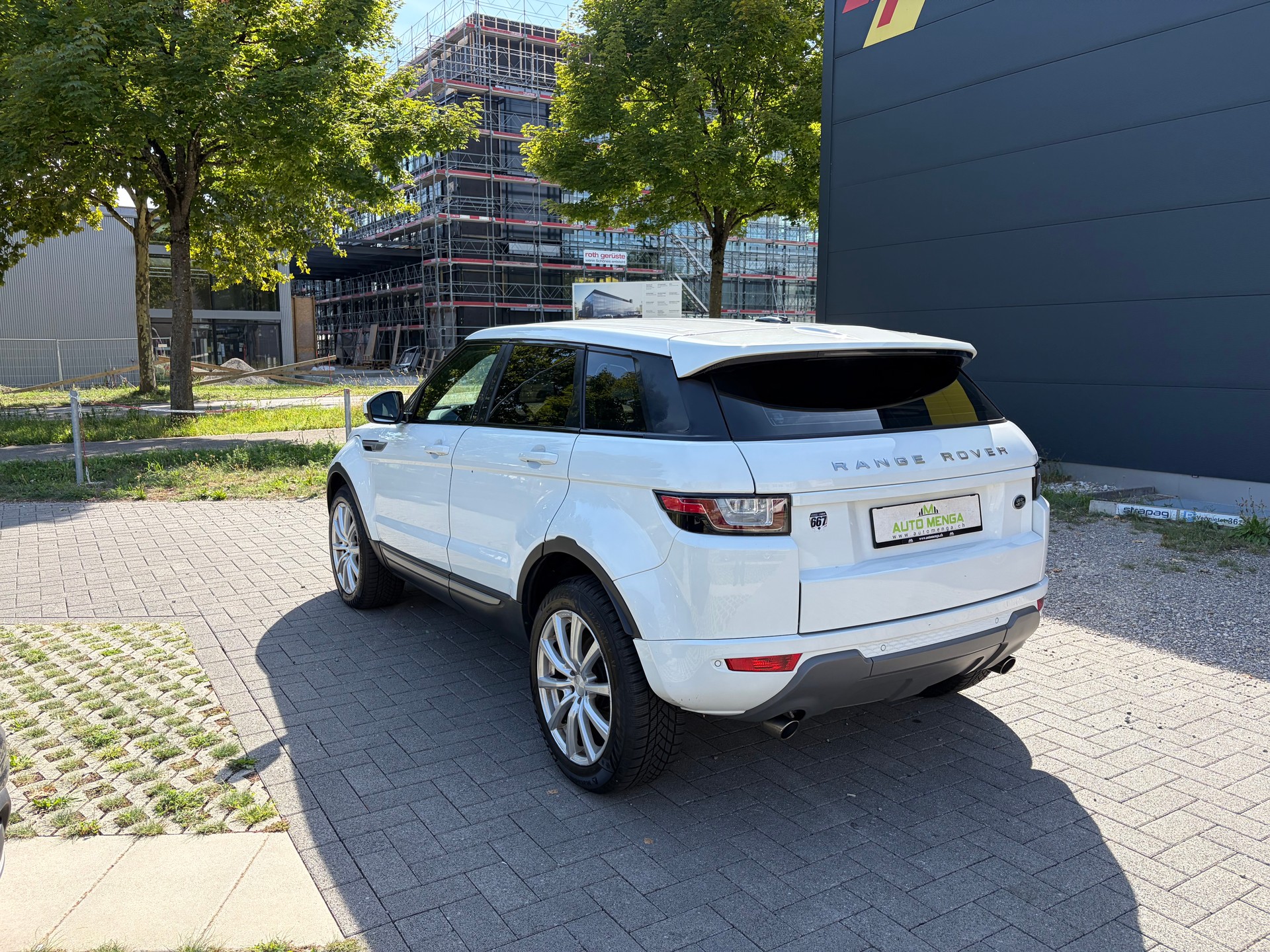 LAND ROVER Range Rover Evoque 2.0 TD4 Pure AT9-image-6