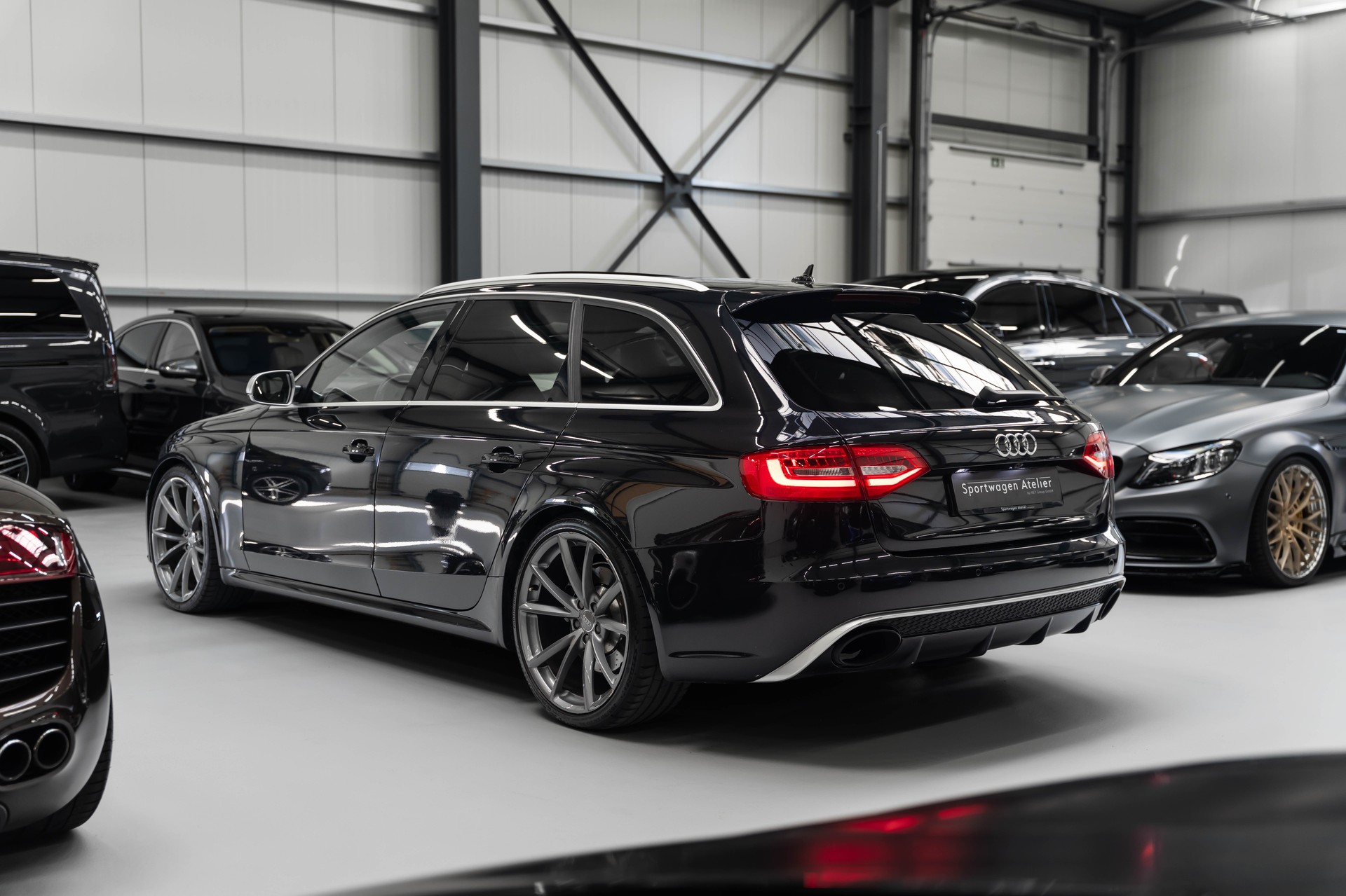 AUDI RS4 Avant 4.2 FSI V8 quattro S-tronic-showroom-element-1