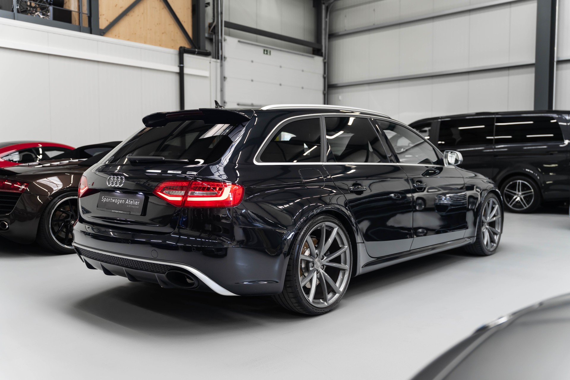 AUDI RS4 Avant 4.2 FSI V8 quattro S-tronic-showroom-element-3