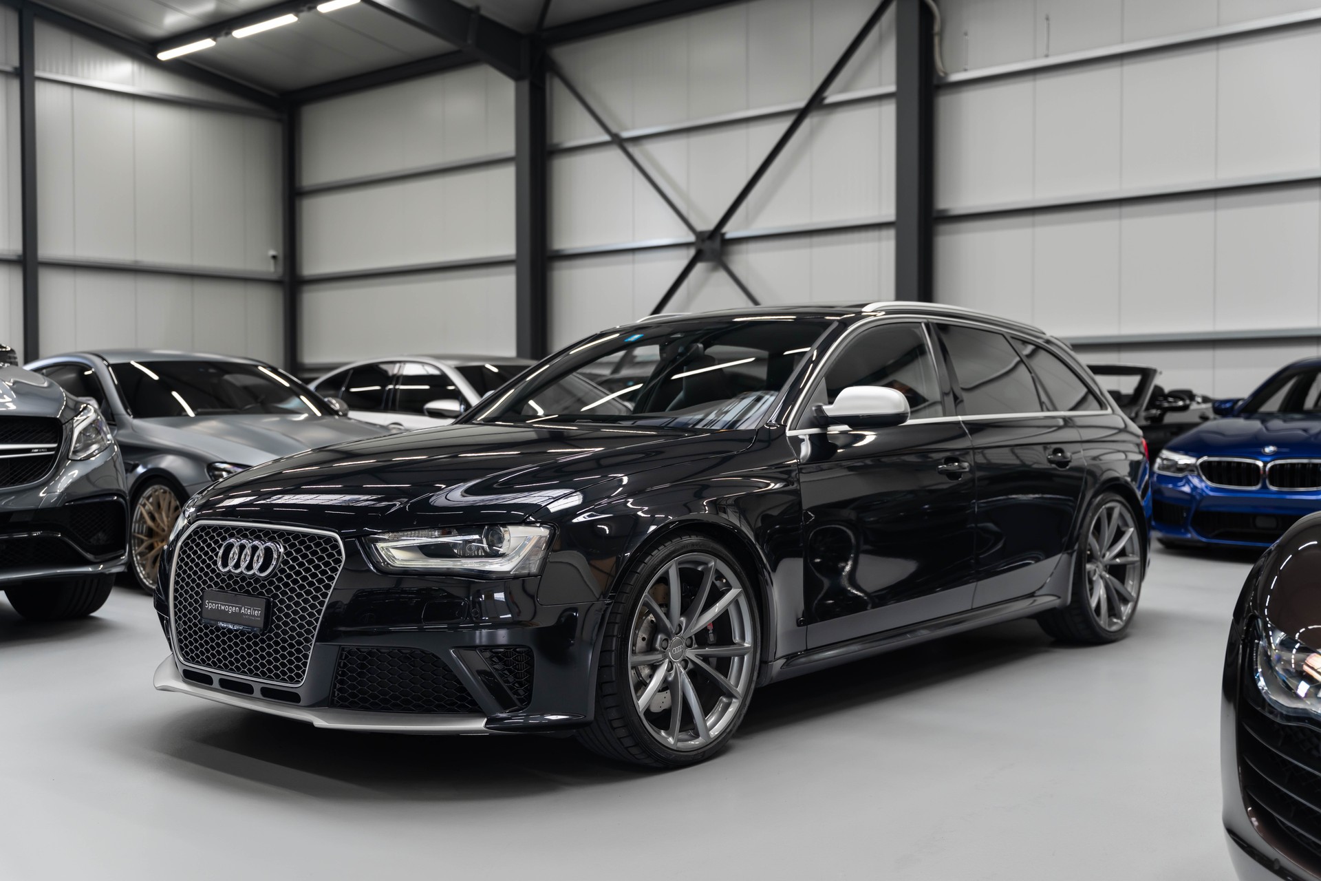 AUDI RS4 Avant 4.2 FSI V8 quattro S-tronic