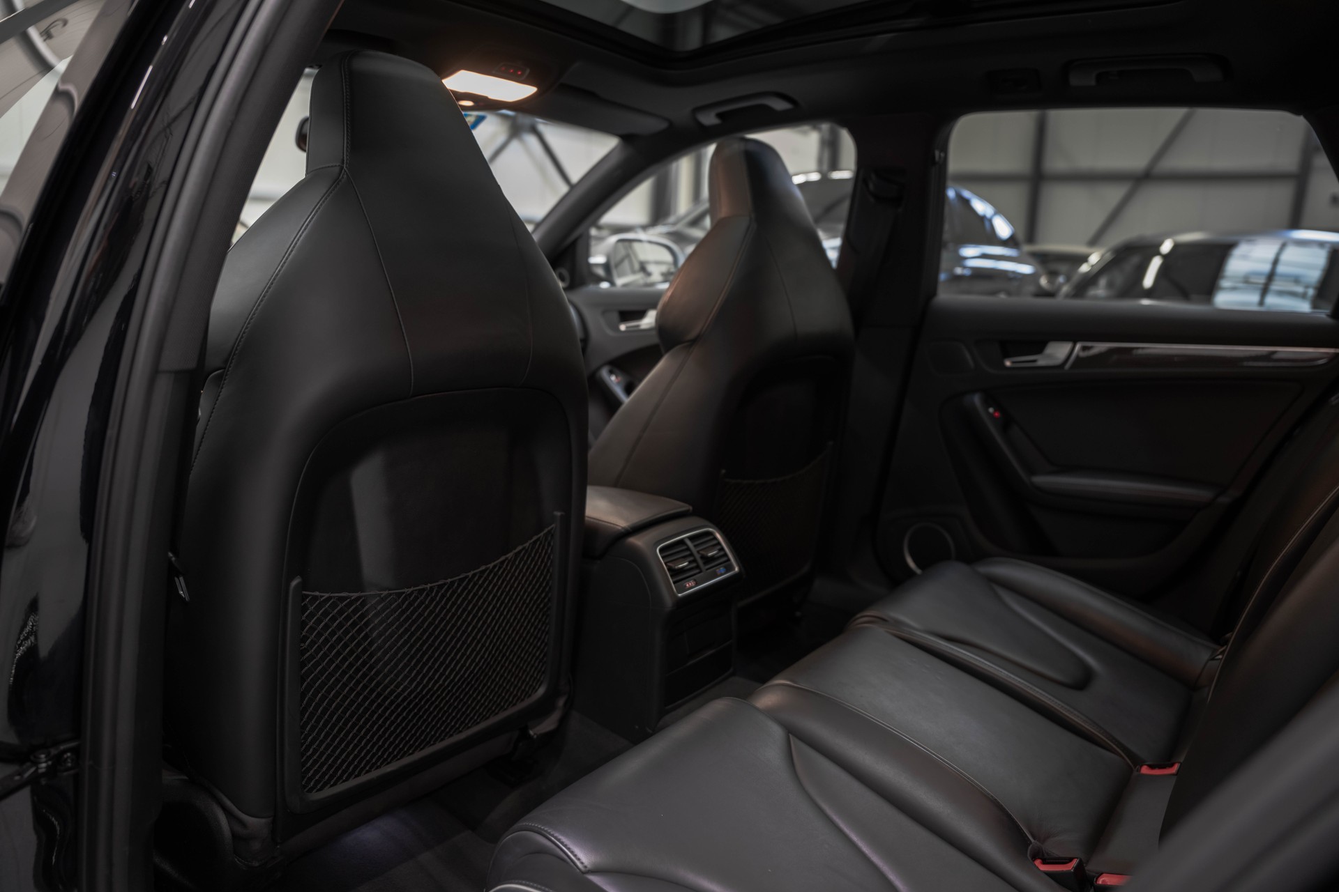 AUDI RS4 Avant 4.2 FSI V8 quattro S-tronic-image-9