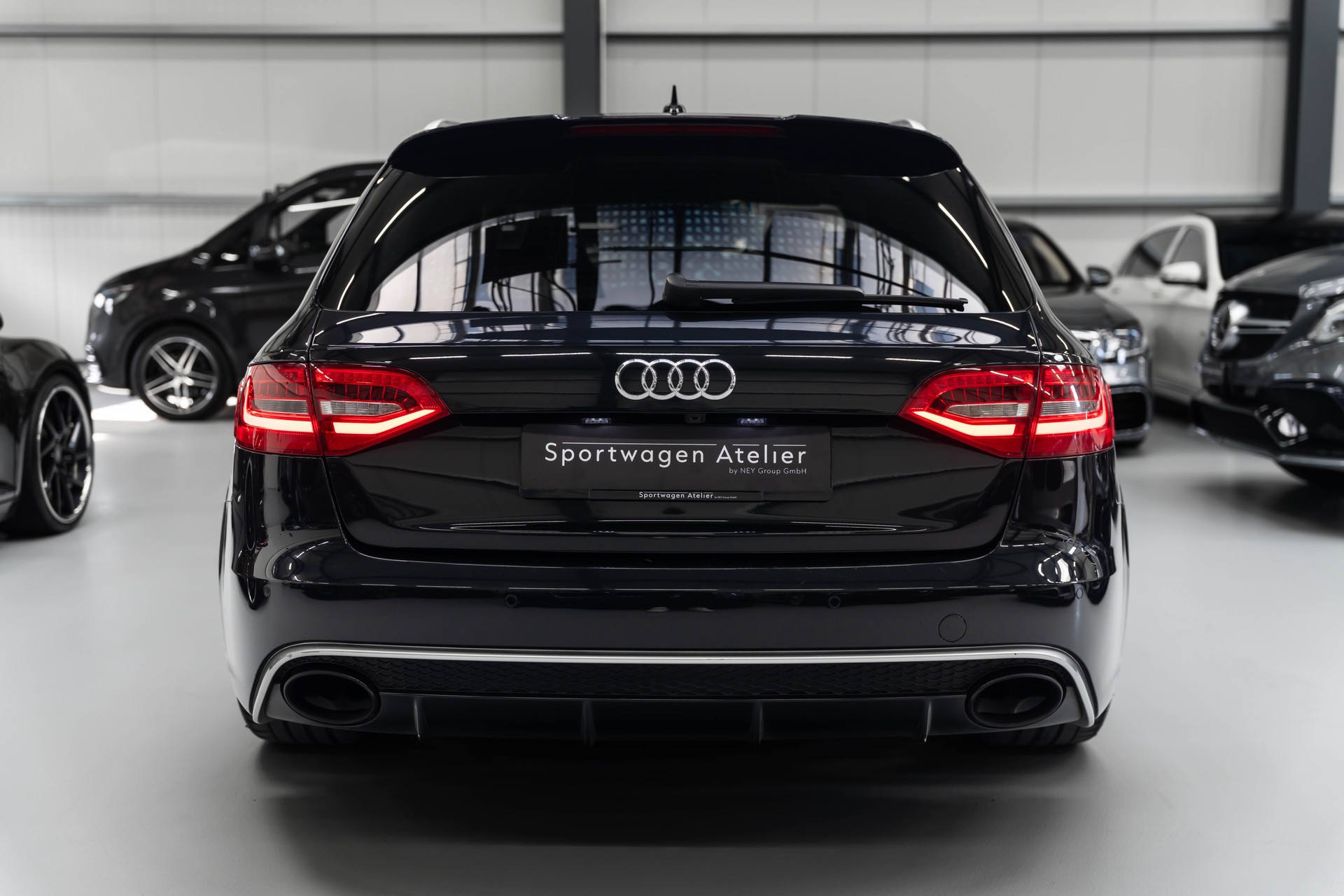 AUDI RS4 Avant 4.2 FSI V8 quattro S-tronic-showroom-element-2