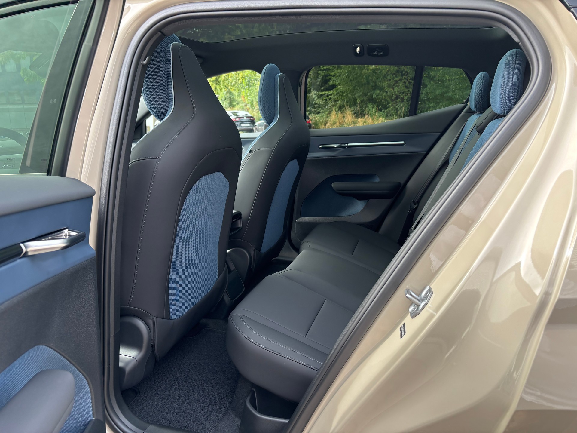 VOLVO EX30 P8 Ultra AWD-image-11