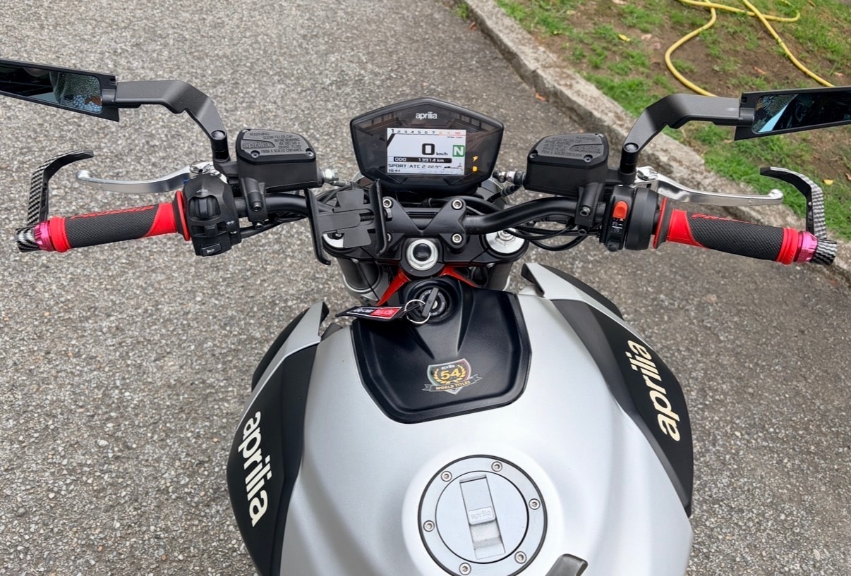 APRILIA SL 900 Shiver ABS-image-5