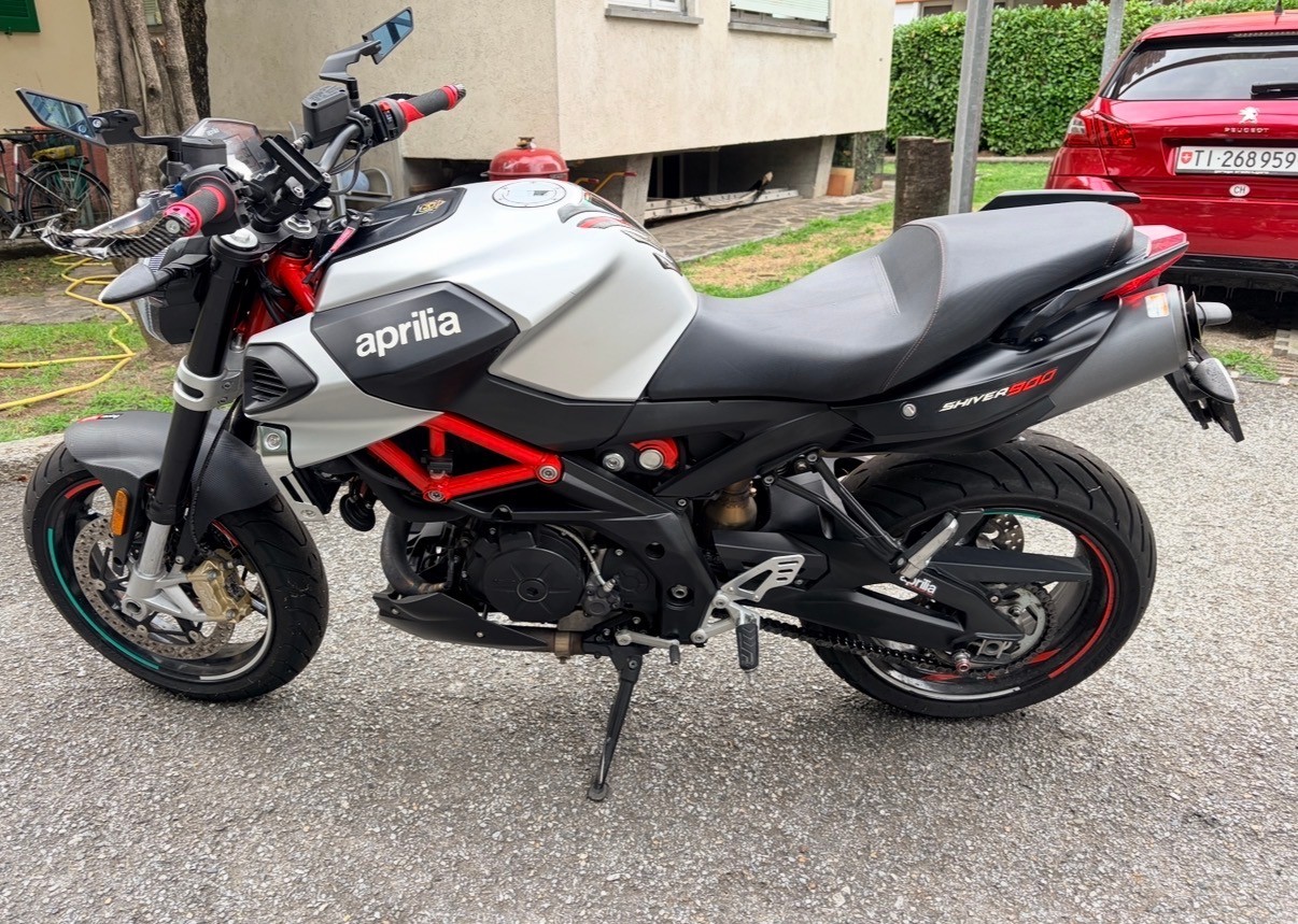 APRILIA SL 900 Shiver ABS-image-8