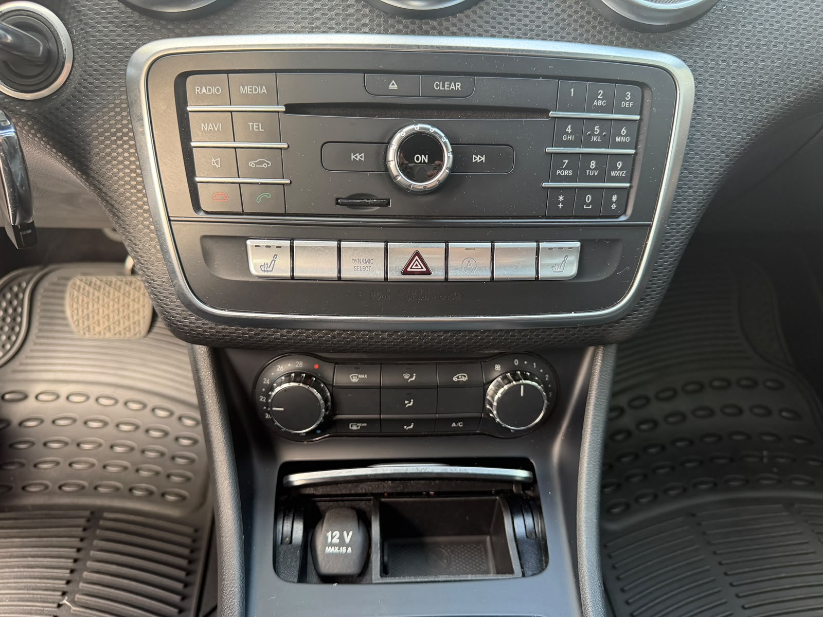MERCEDES-BENZ A 180-image-18