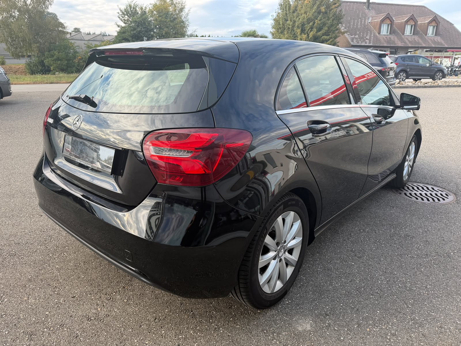 MERCEDES-BENZ A 180-image-4