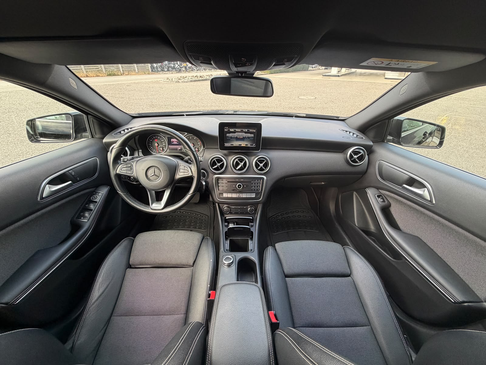 MERCEDES-BENZ A 180-image-20