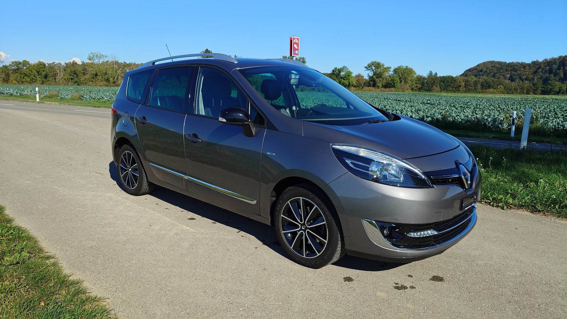 RENAULT Grand Scénic 1.2 16V Turbo Swiss Edition-image-8