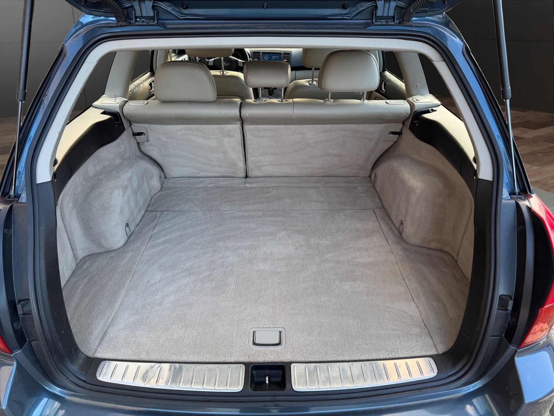 SUBARU Outback 3.0R AWD H6 Automatic-image-13