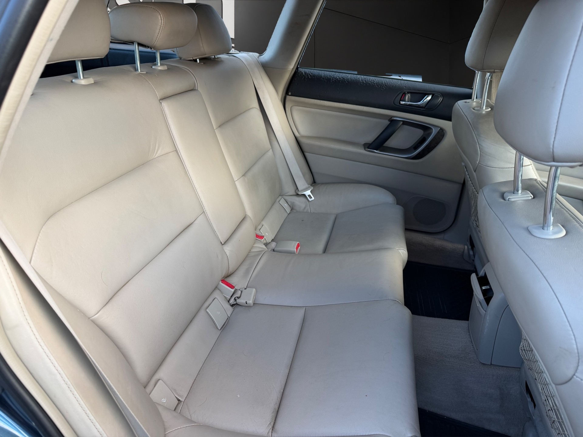 SUBARU Outback 3.0R AWD H6 Automatic-image-17