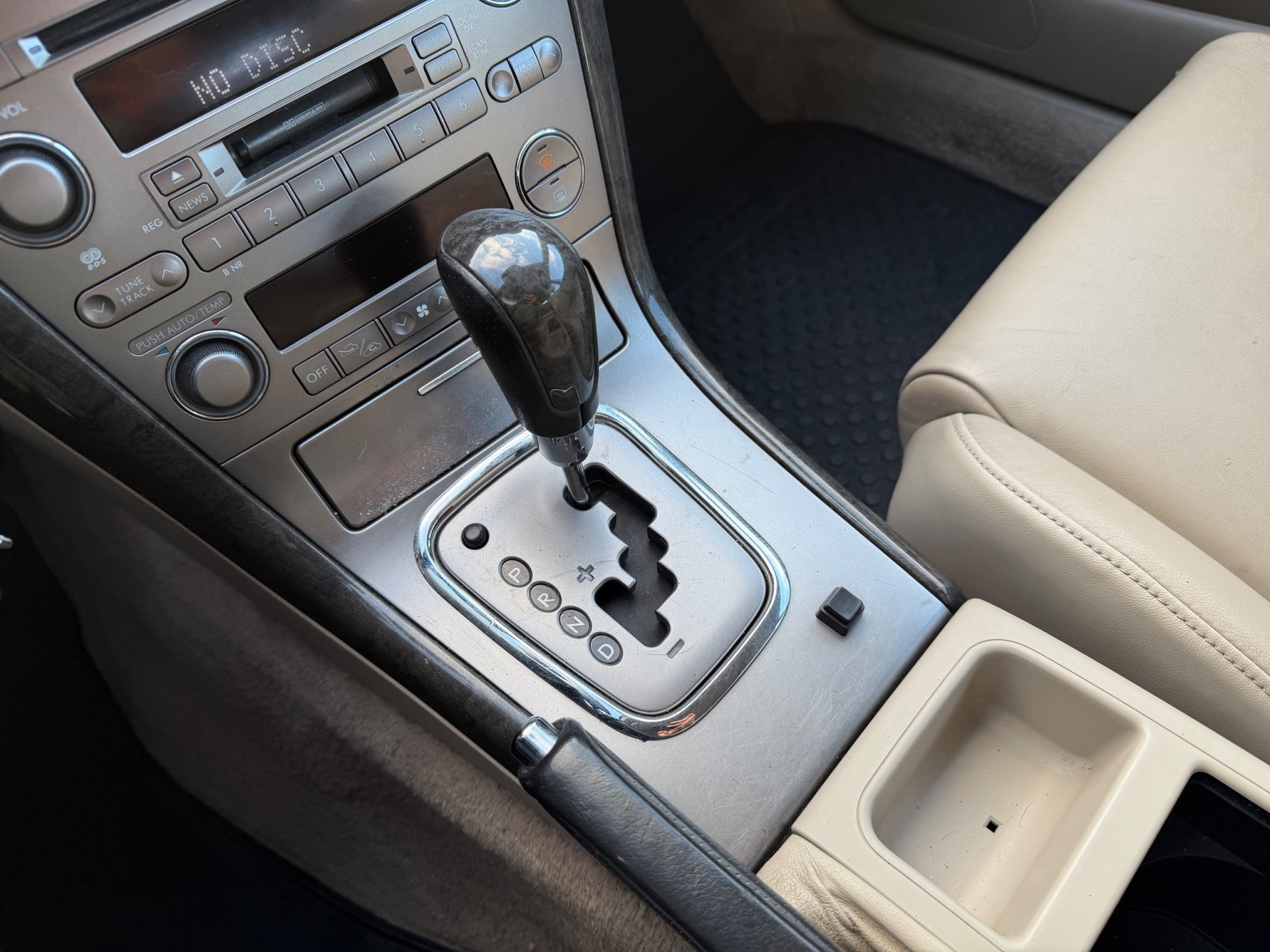 SUBARU Outback 3.0R AWD H6 Automatic-image-22