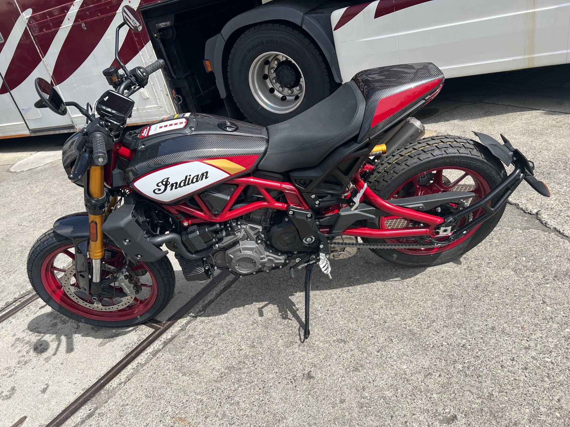 INDIAN FTR 1200 Z R Carbon-image-10