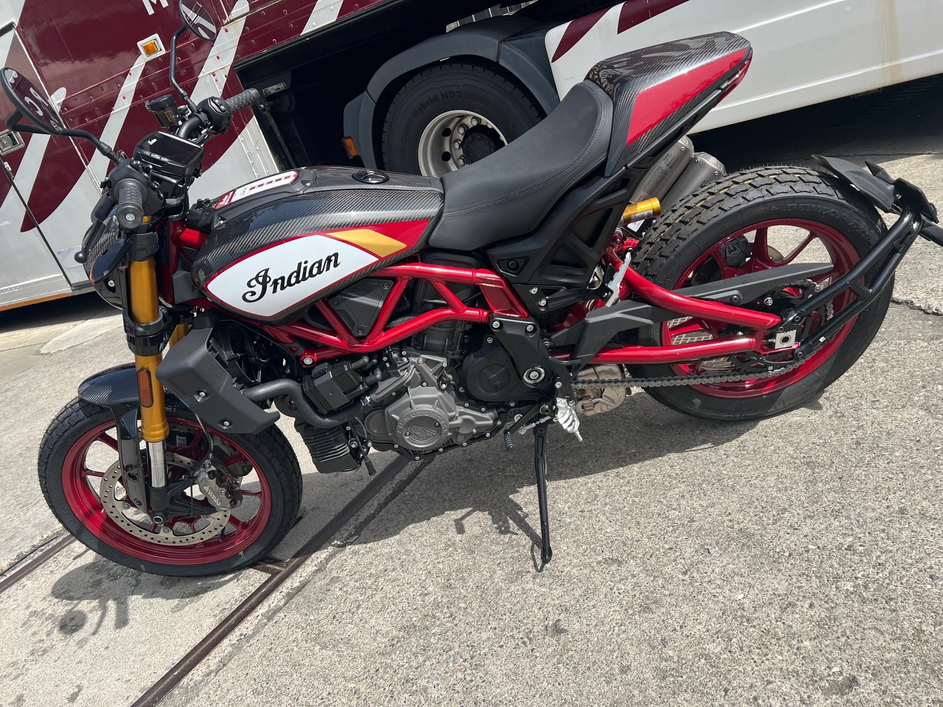 INDIAN FTR 1200 Z R Carbon-image-11